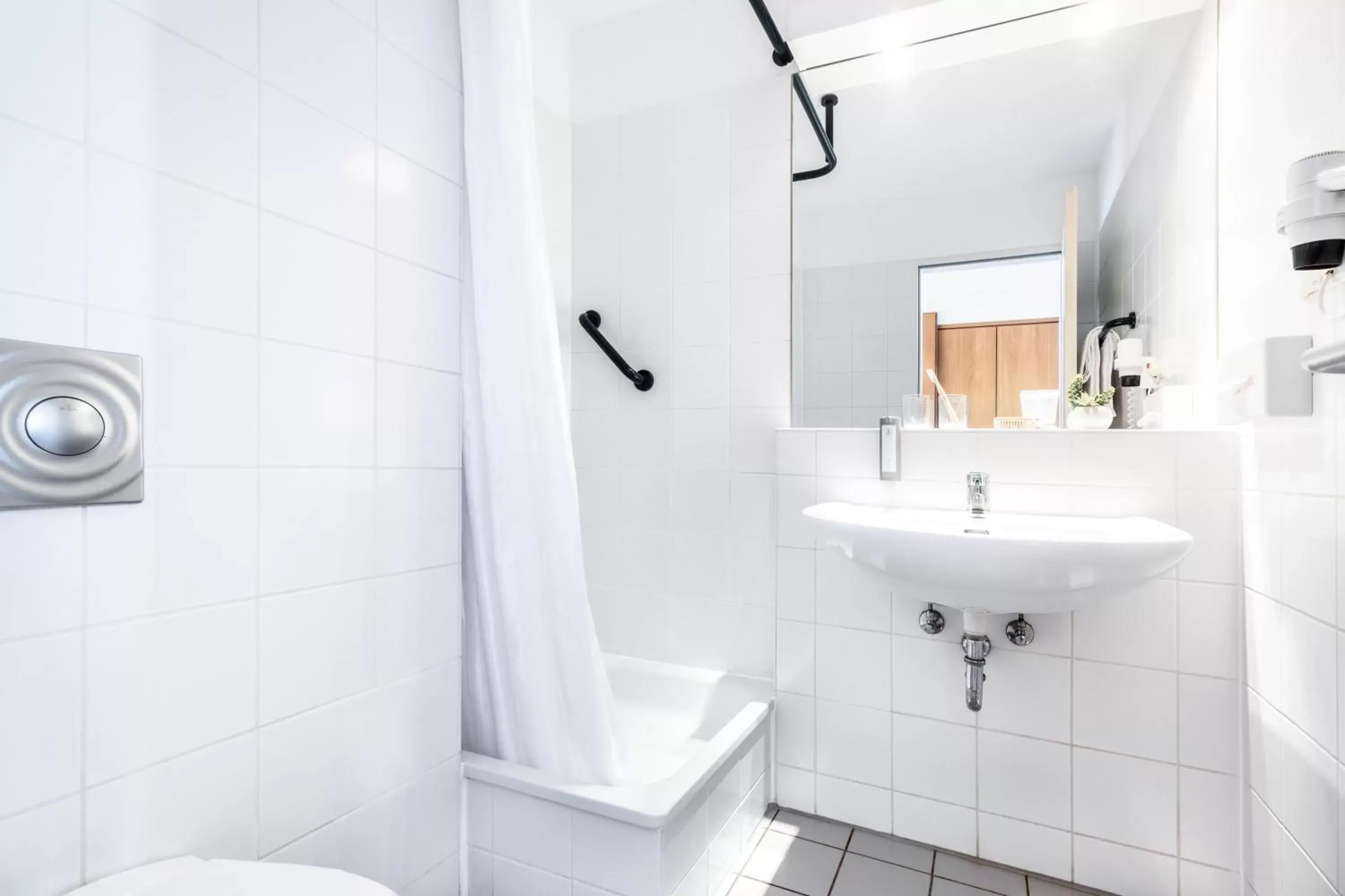 Bathroom in Select Hotel Solingen