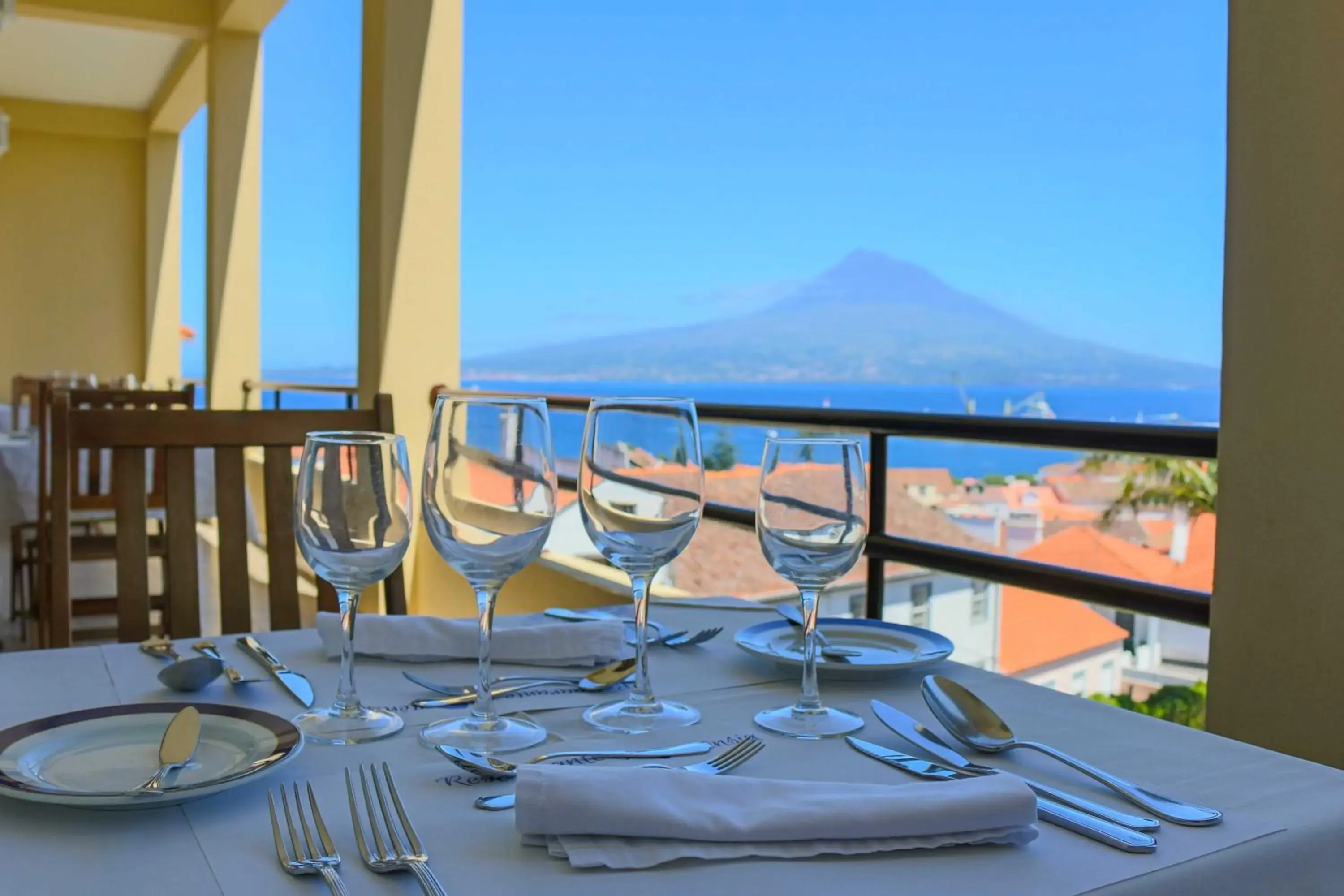 Restaurant/places to eat in Hotel Horta Restaurant/places to eat in Hotel Horta