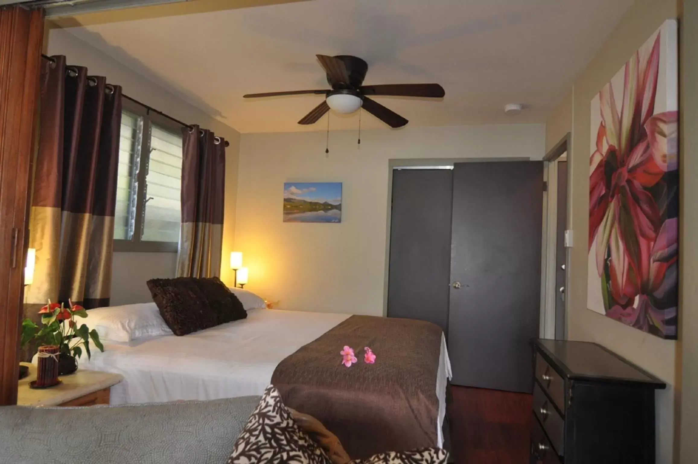 One-Bedroom Suite in Paradise Bay Resort