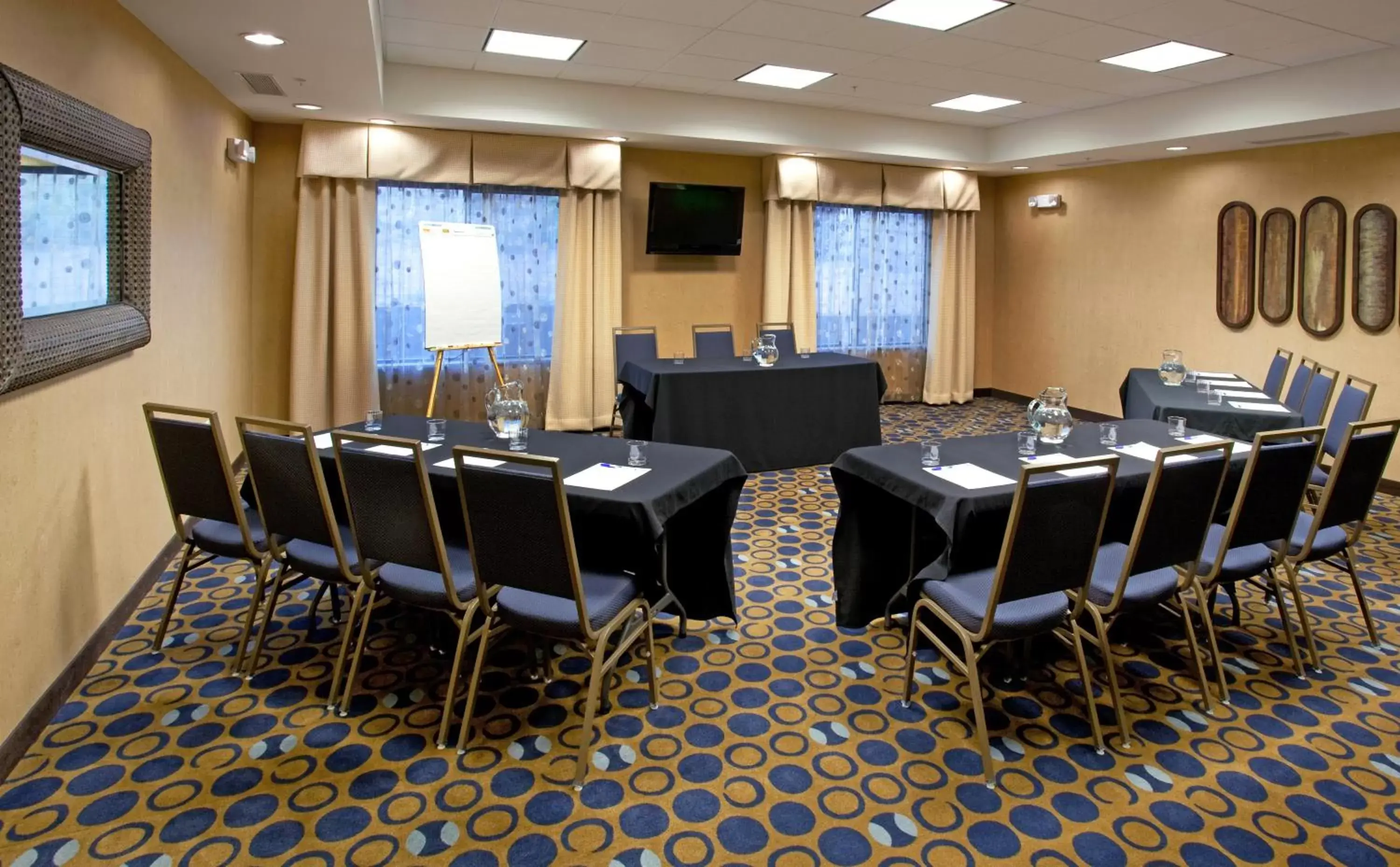 Meeting/conference room in Holiday Inn Express Richfield, an IHG Hotel