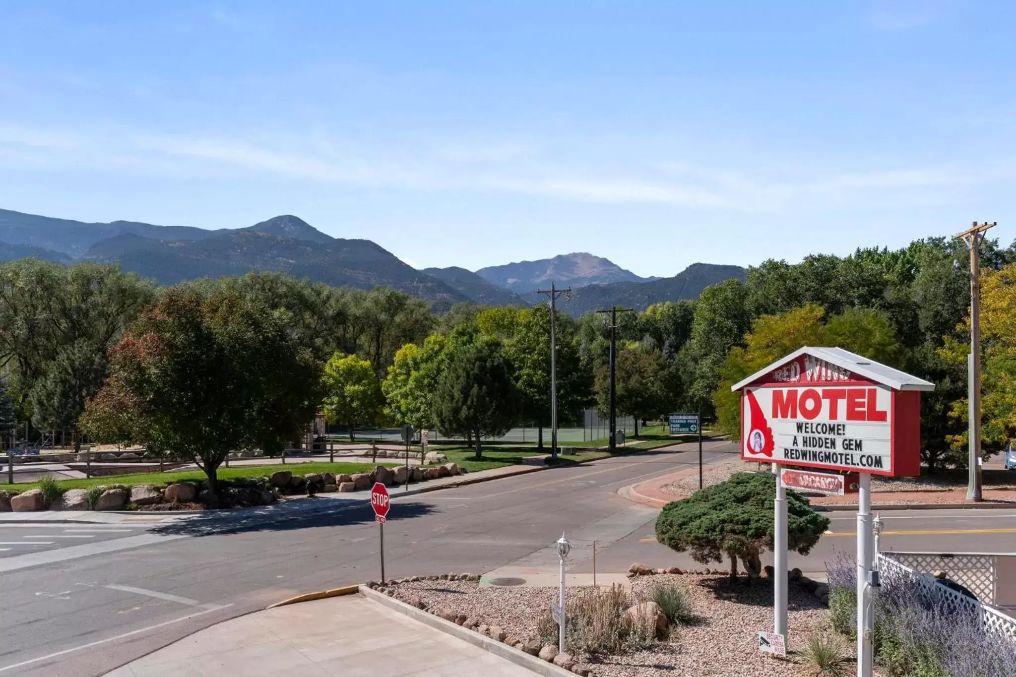 Mountain view in Red Wing Motel