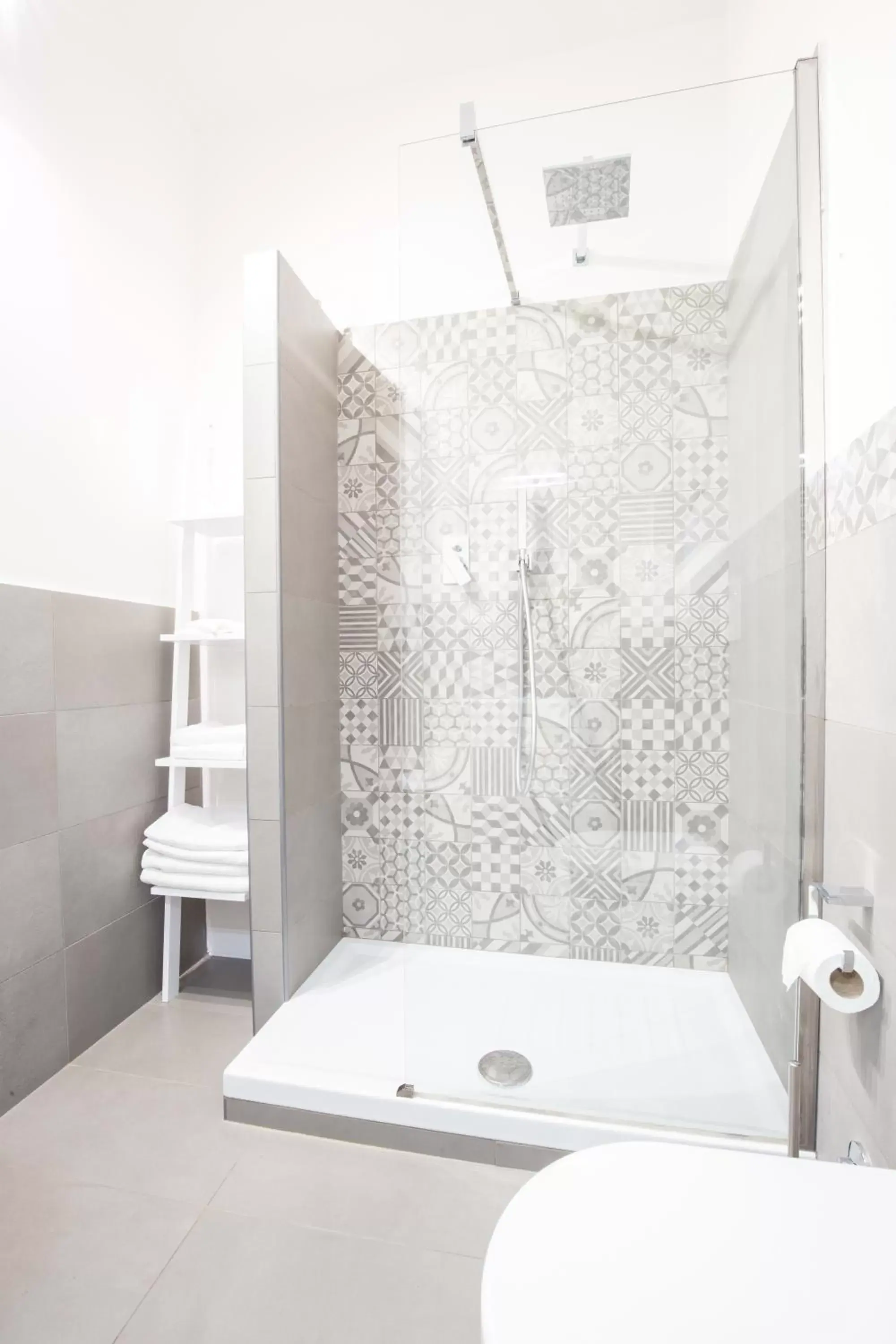 Shower, Bathroom in B&B Insula Urbis