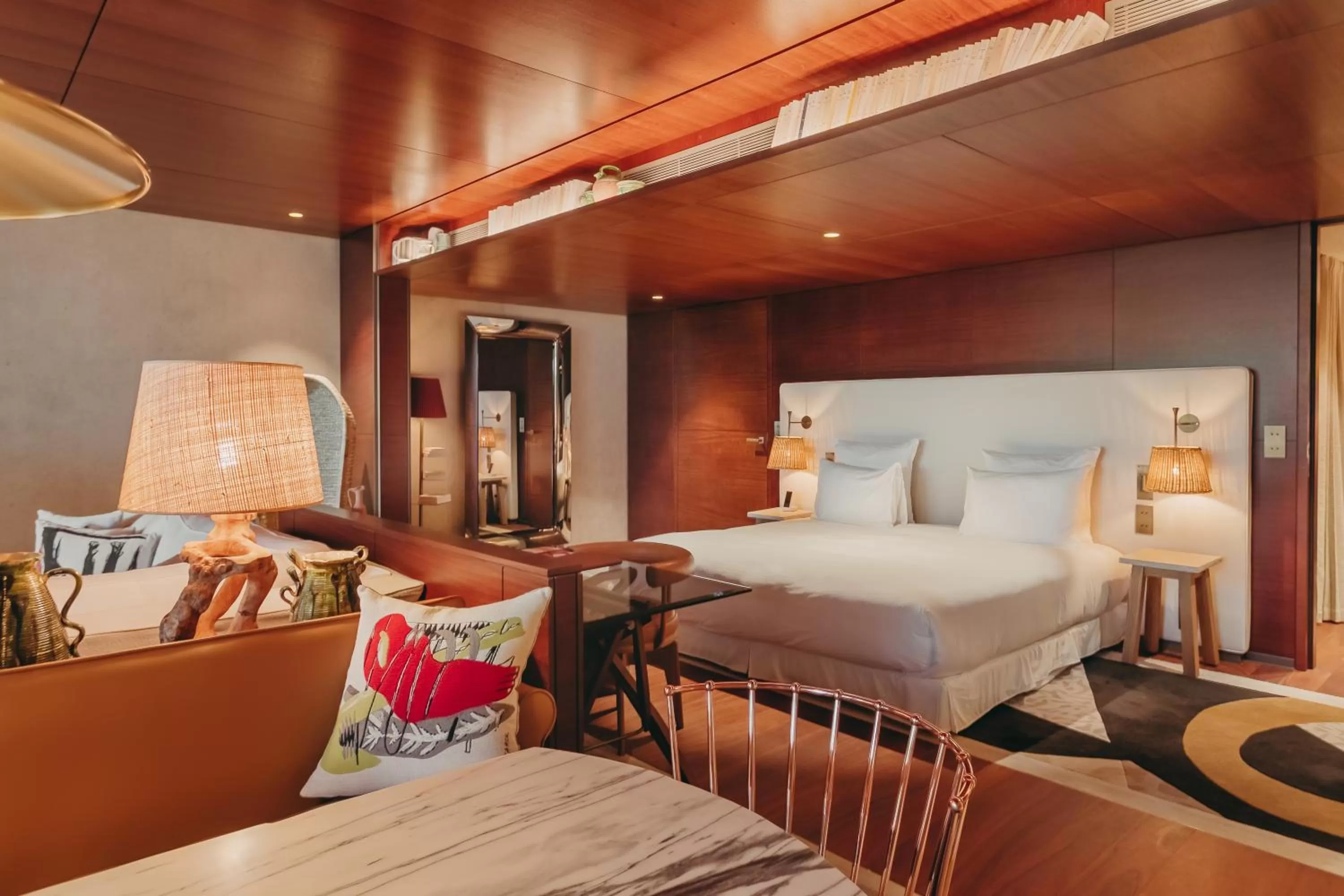 Bedroom, Bed in Lily of the Valley