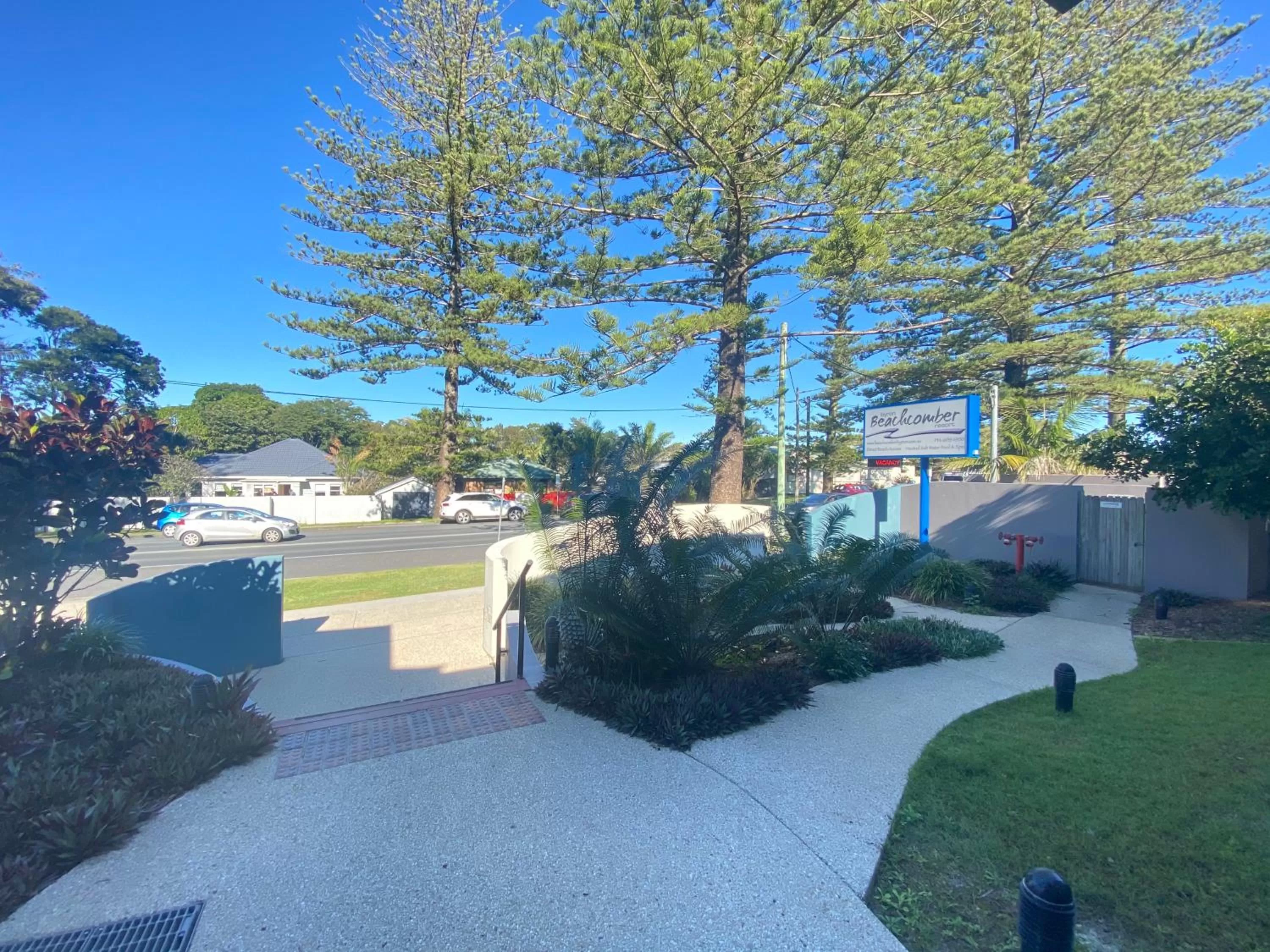 Neighbourhood, Garden in The Byron Beachcomber