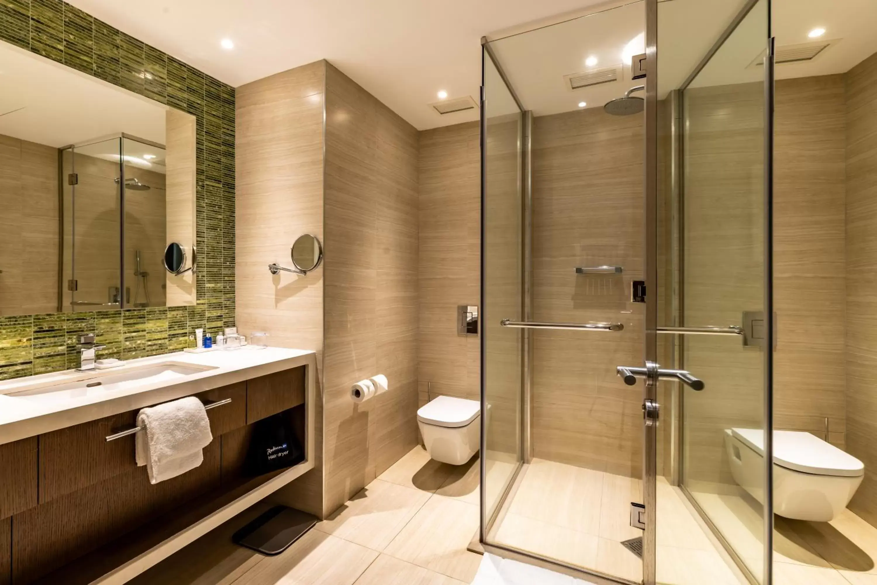 Shower, Bathroom in Radisson Blu Hotel & Residence Nairobi Arboretum