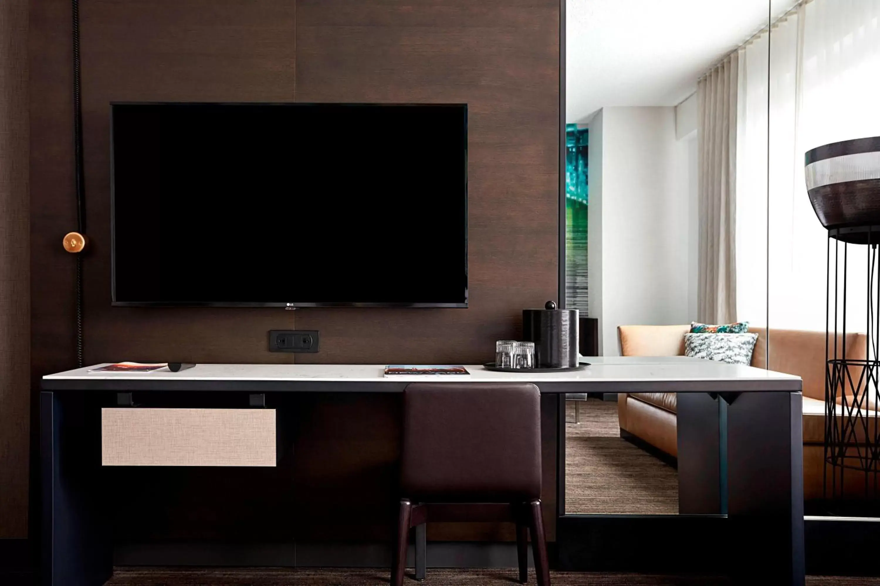 Photo of the whole room, TV/Entertainment Center in New York Marriott at the Brooklyn Bridge