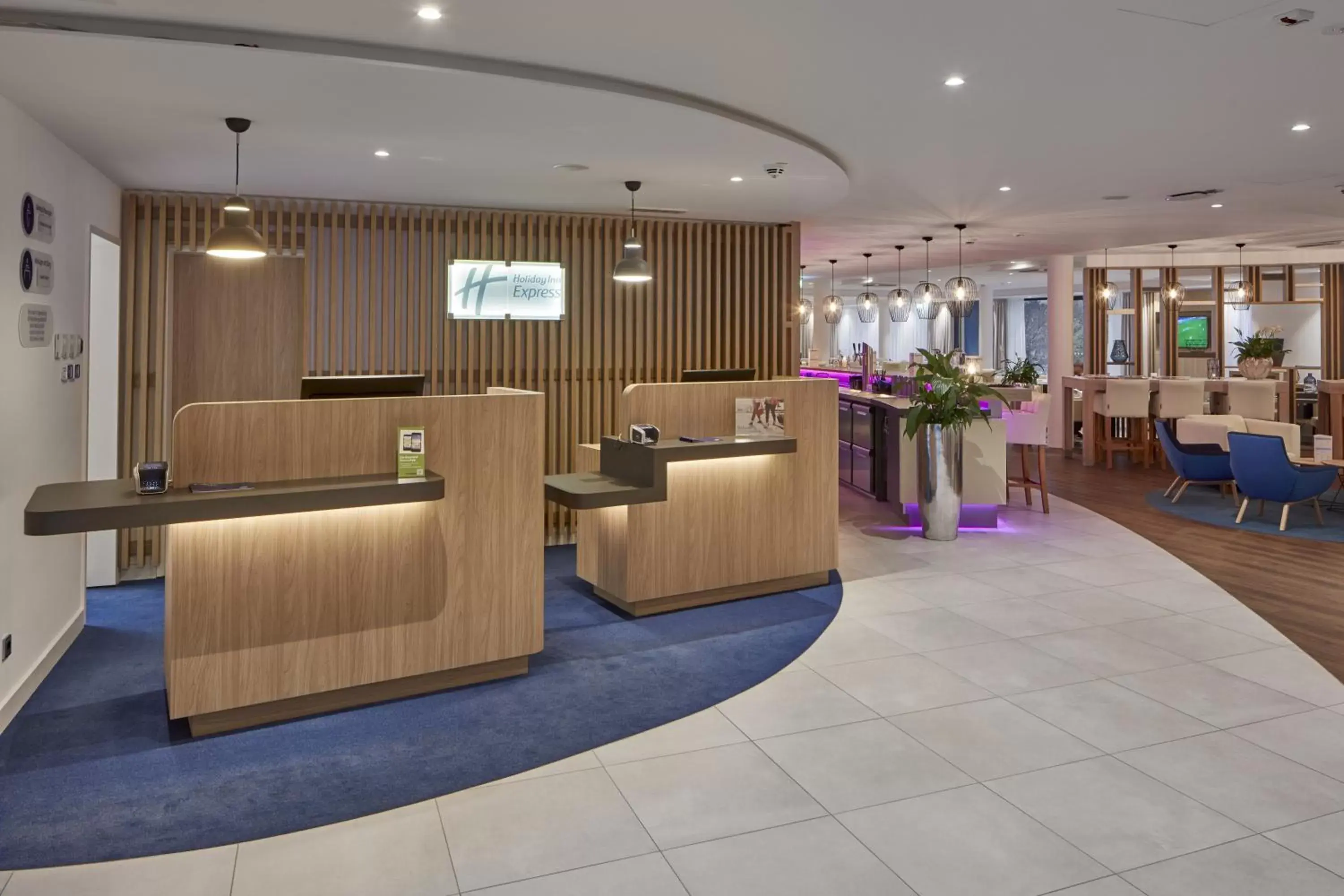 Lobby or reception, Lobby/Reception in Holiday Inn Express - Merzig, an IHG Hotel