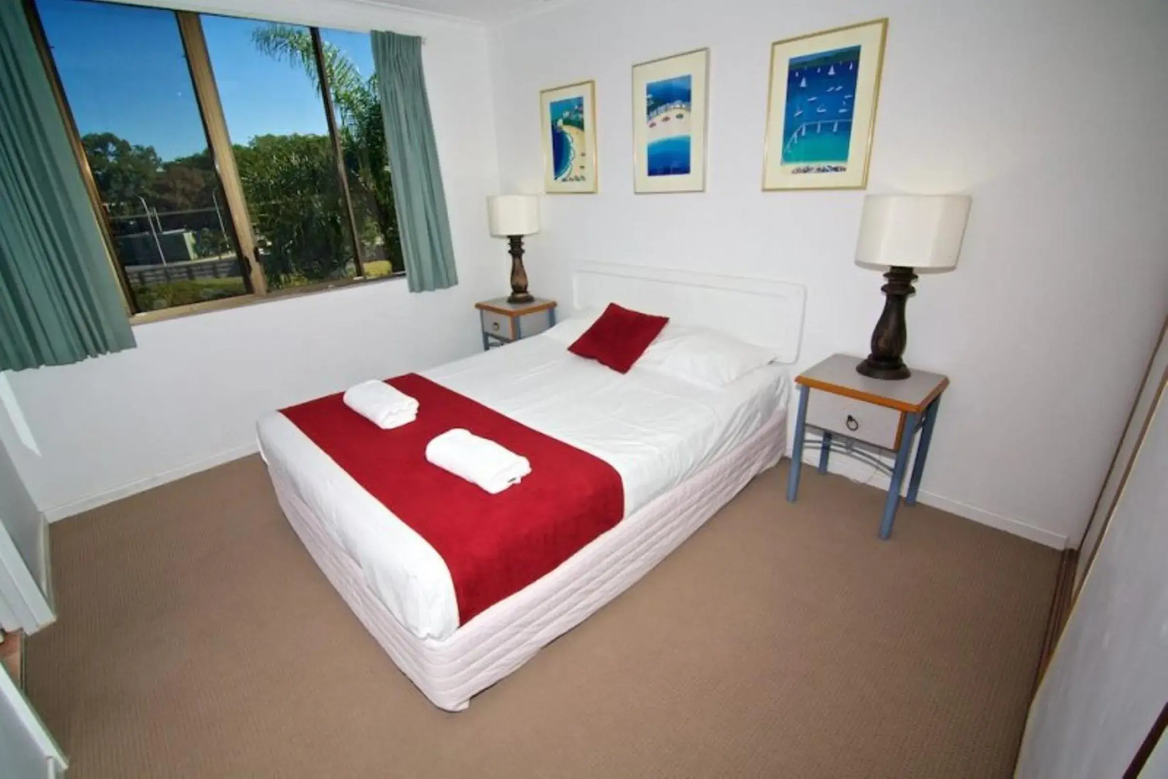 Bed in Enderley Gardens Resort