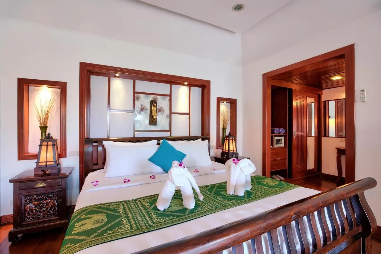 Bed in Sea Valley Resort