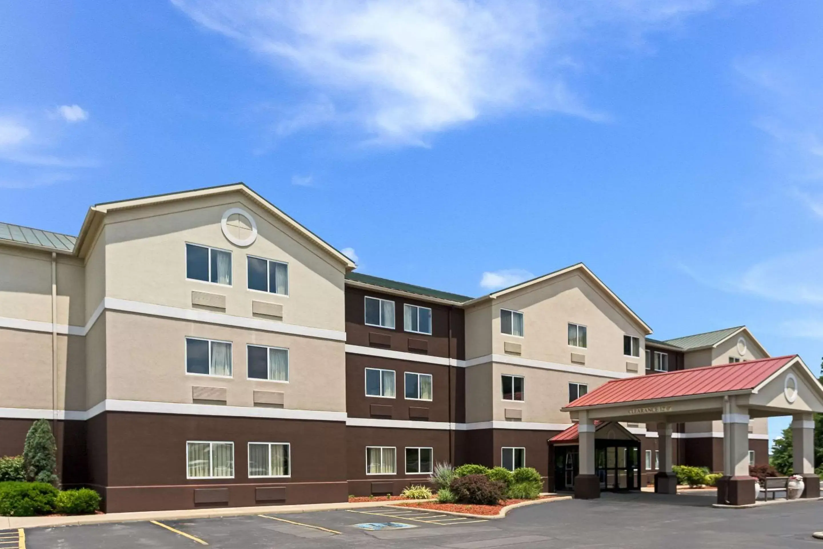 Property Building in Quality Inn & Suites