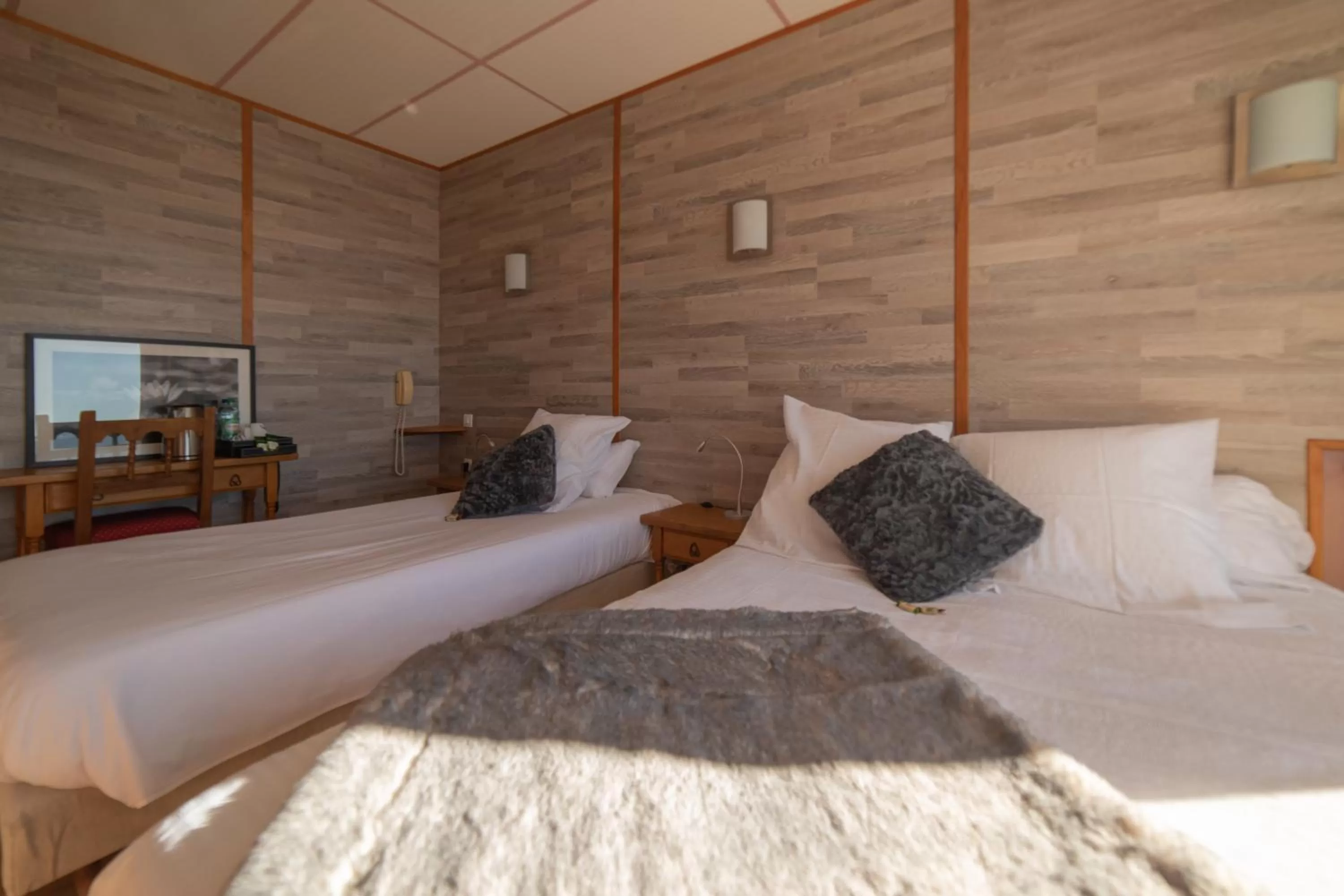 Bedroom, Bed in Hotel des Pyrénées