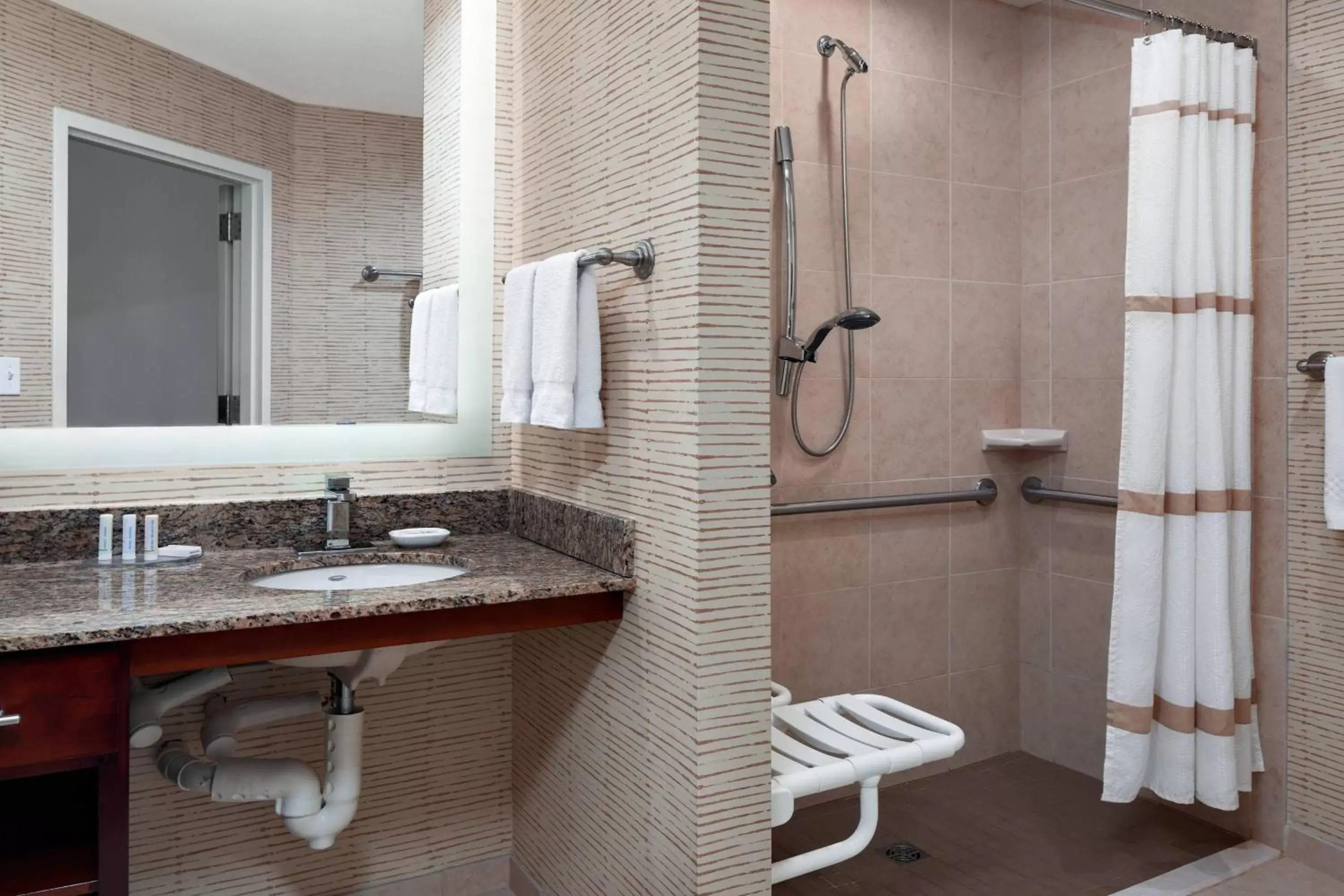 Bathroom in Residence Inn by Marriott Cincinnati Downtown/The Phelps