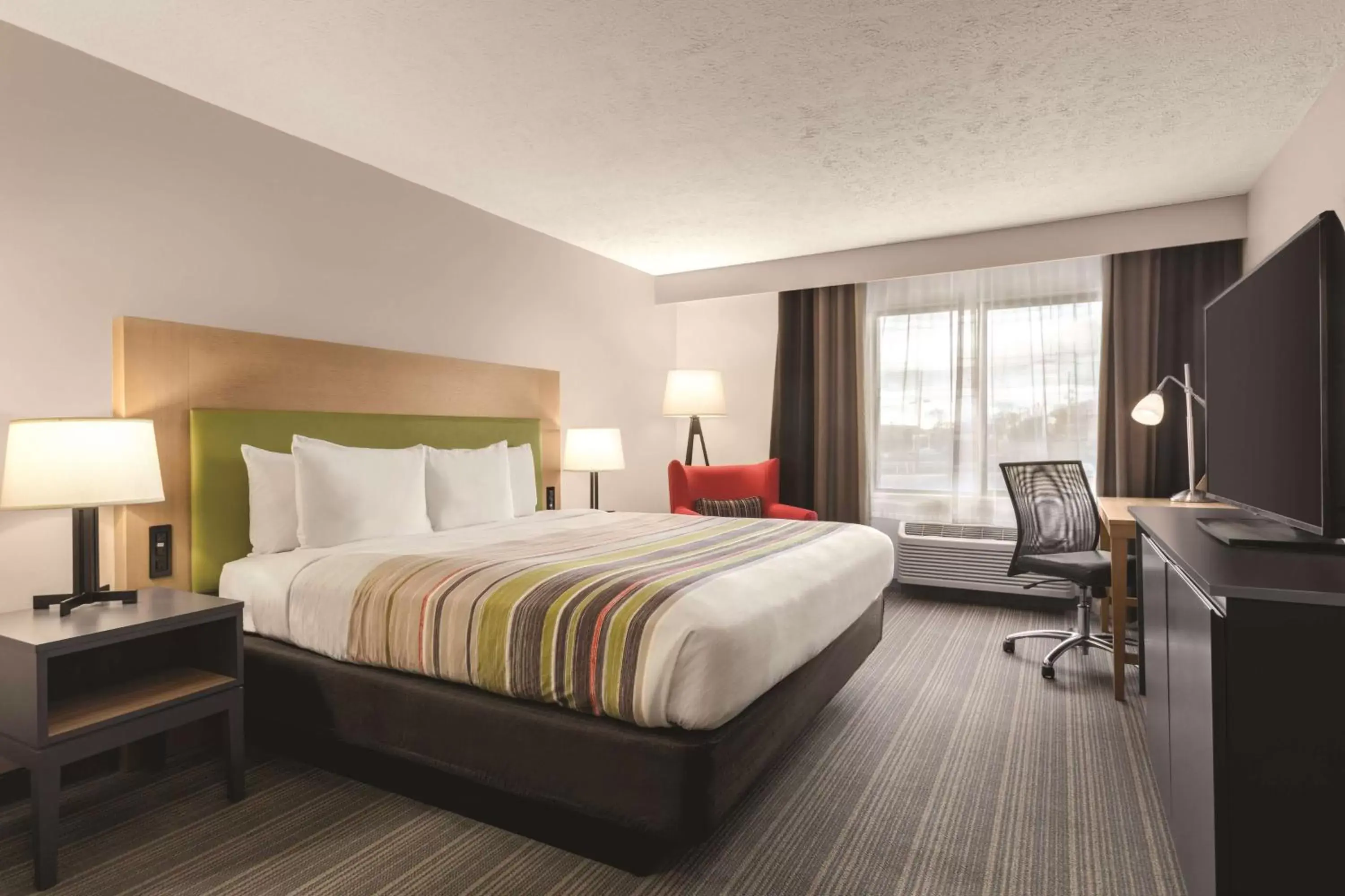 Photo of the whole room, Bed in Country Inn & Suites by Radisson, Erie, PA