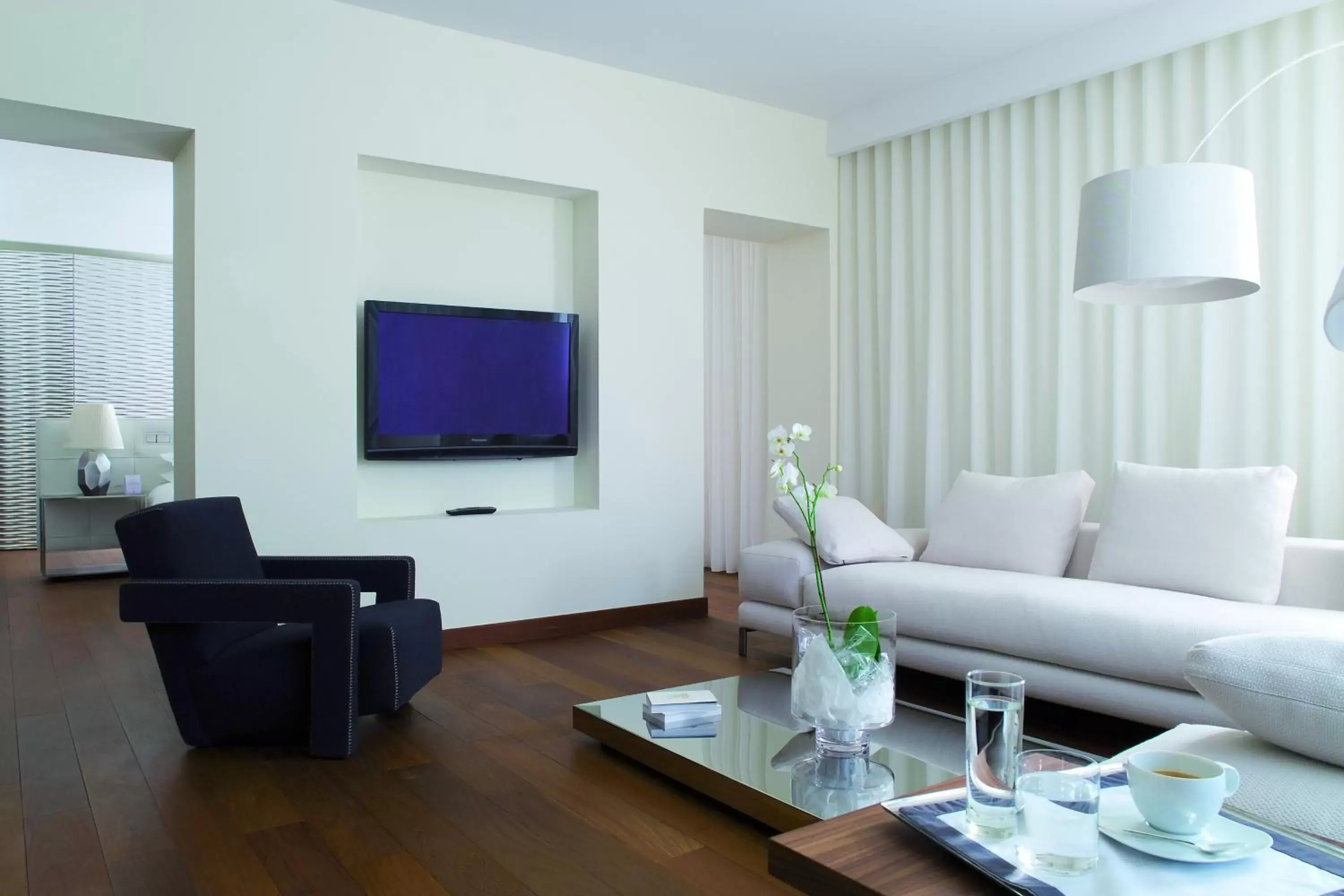 TV and multimedia, Seating Area in Maison Pic