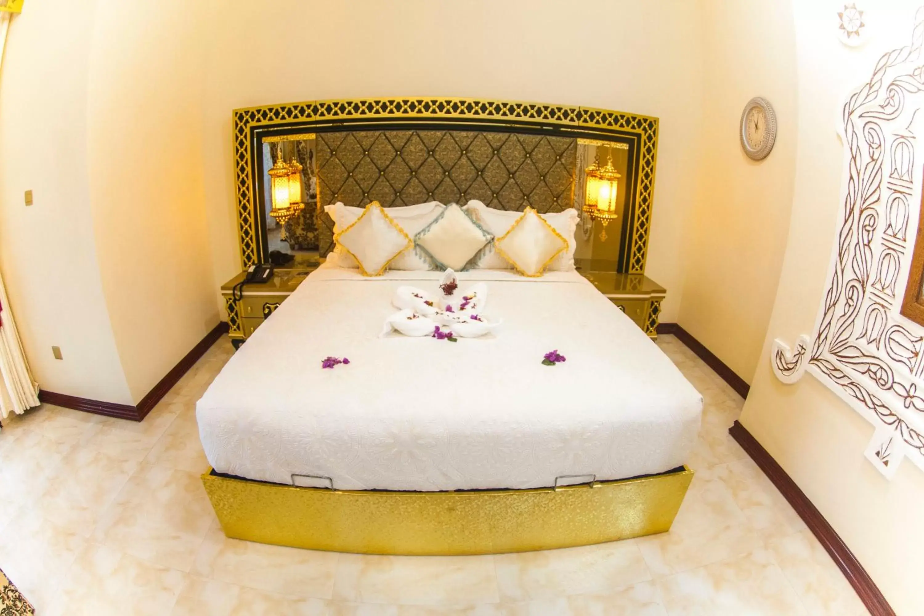 Bed in Madinat Al Bahr Business & Spa Hotel