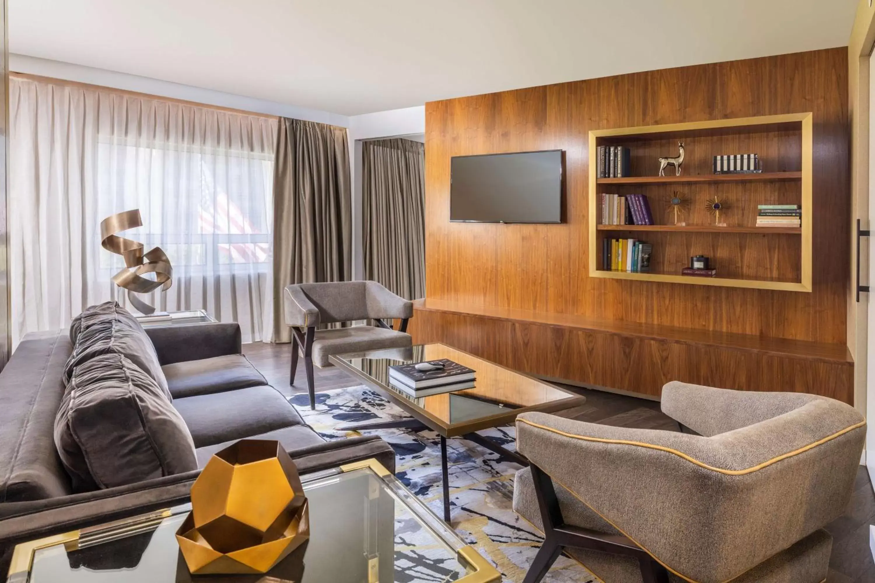 Living room, Seating Area in The Statler Dallas, Curio Collection By Hilton