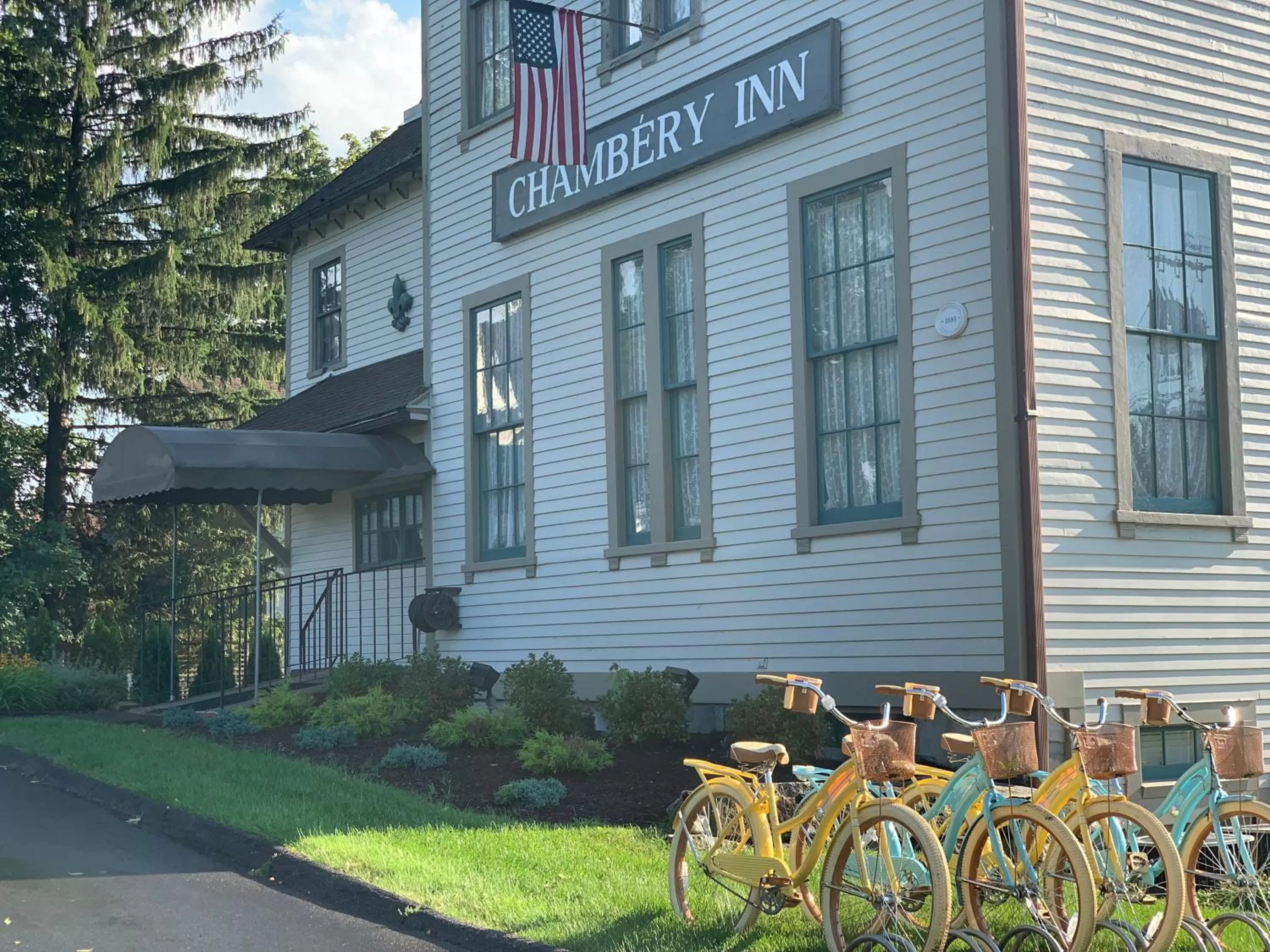 Property building in Chambery Inn