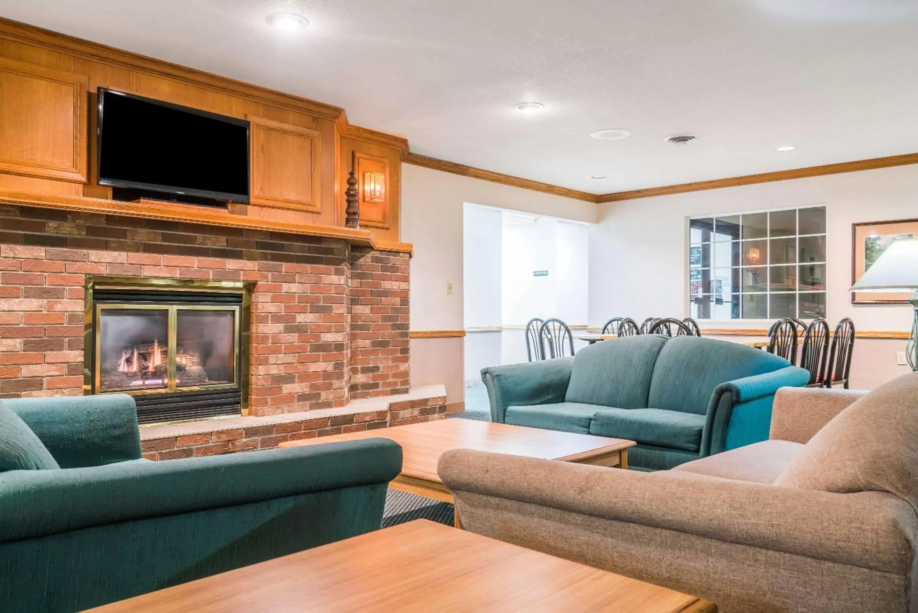 Lobby or reception in Super 8 by Wyndham Sheldon Lobby or reception in Super 8 by Wyndham Sheldon