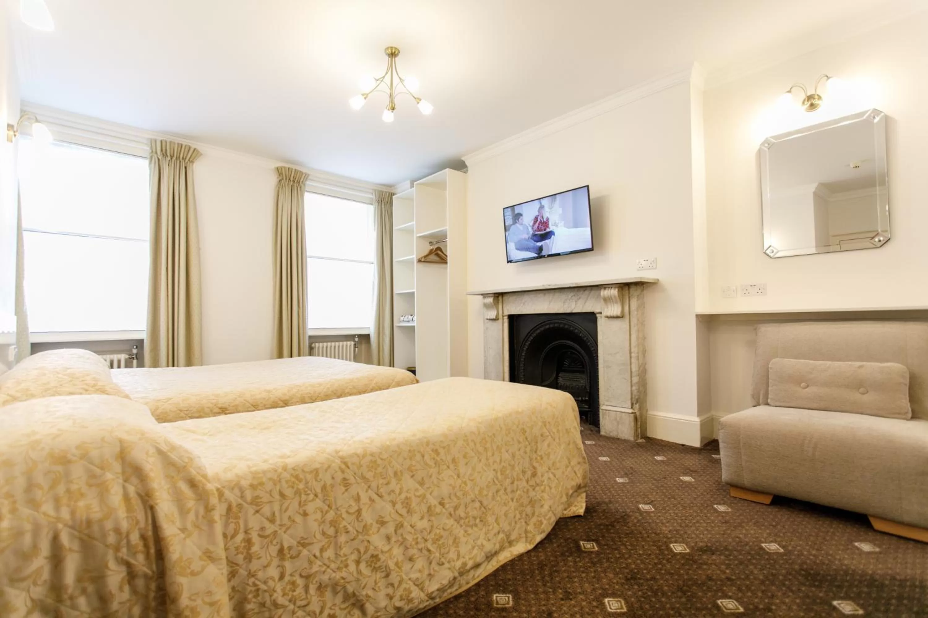 Photo of the whole room, Bed in Jesmond Hotel