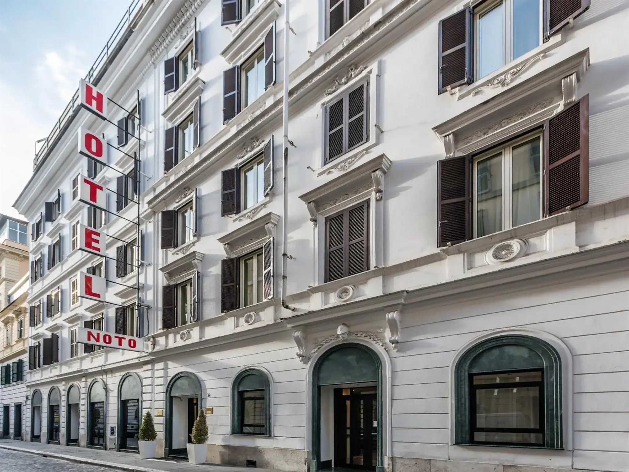 Facade/entrance in Raeli Hotel Noto Facade/entrance in Raeli Hotel Noto
