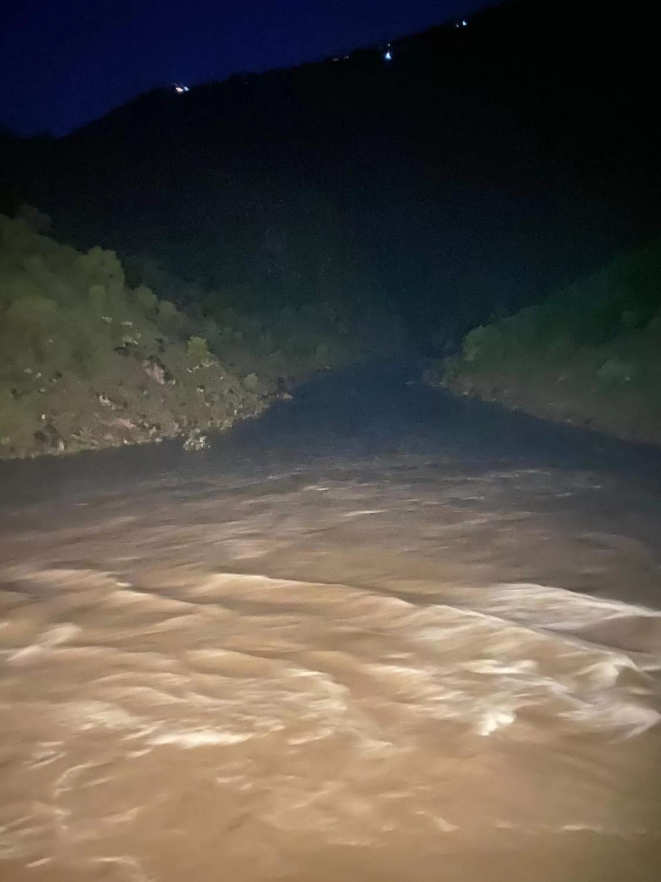 Natural landscape in Hotel La Orilla Muzaffarabad