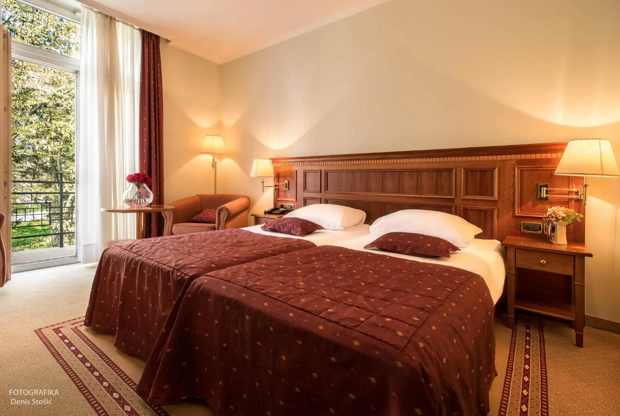 Comfort Double Room with Balcony in Boutique Hotel Korana Srakovcic Comfort Double Room with Balcony in Boutique Hotel Korana Srakovcic