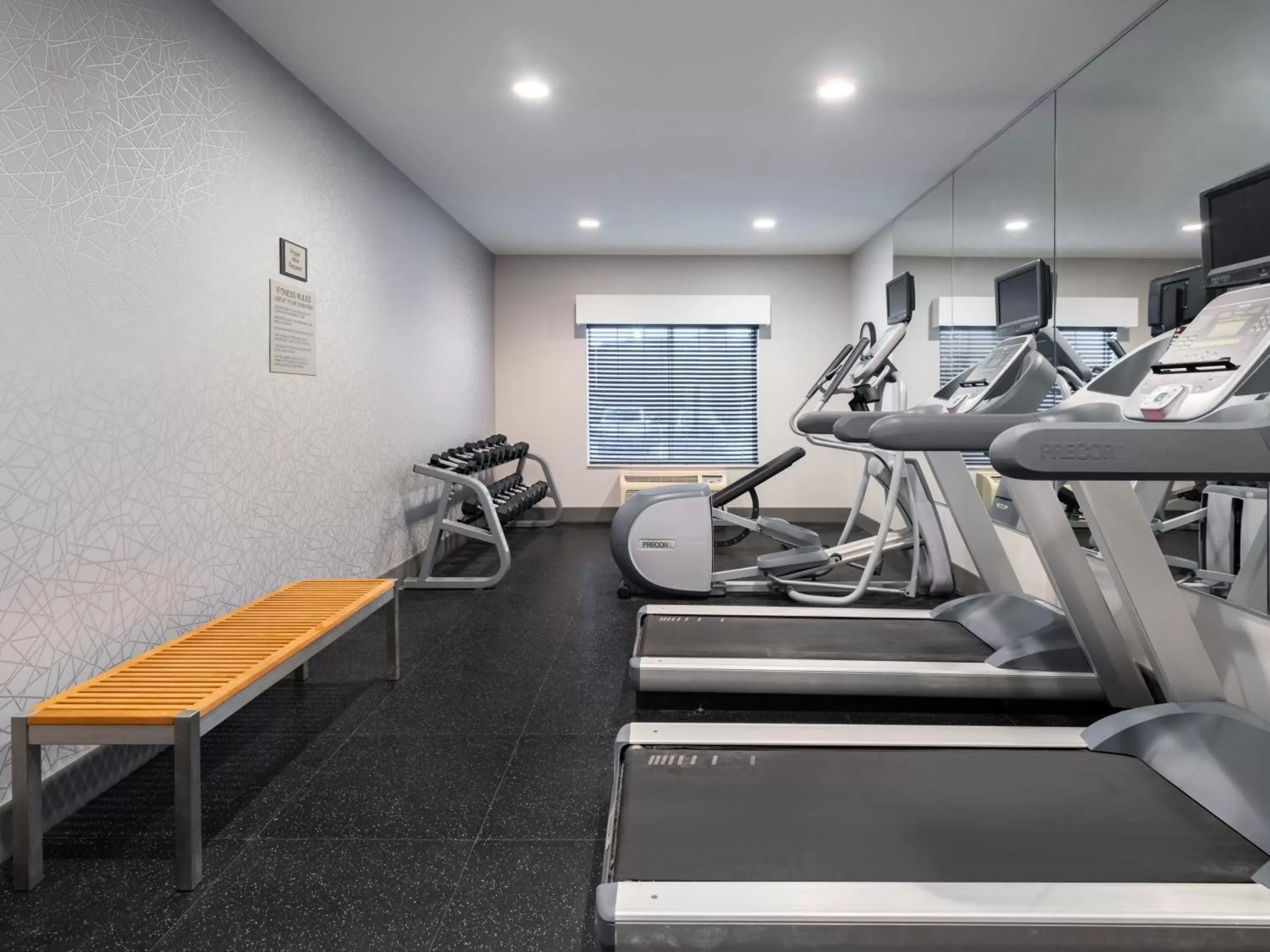 Fitness centre/facilities, Fitness Center/Facilities in Country Inn & Suites by Radisson, Toledo, OH