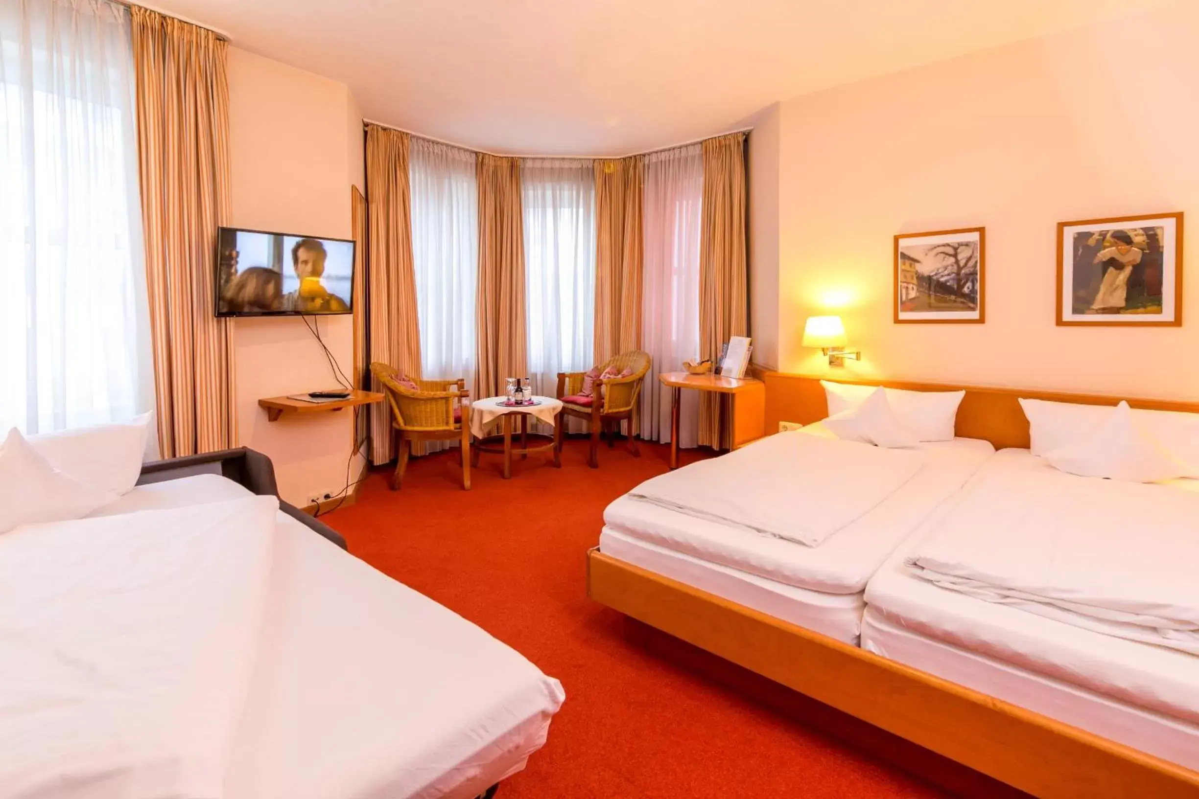 Photo of the whole room, Bed in CityHotel Kempten