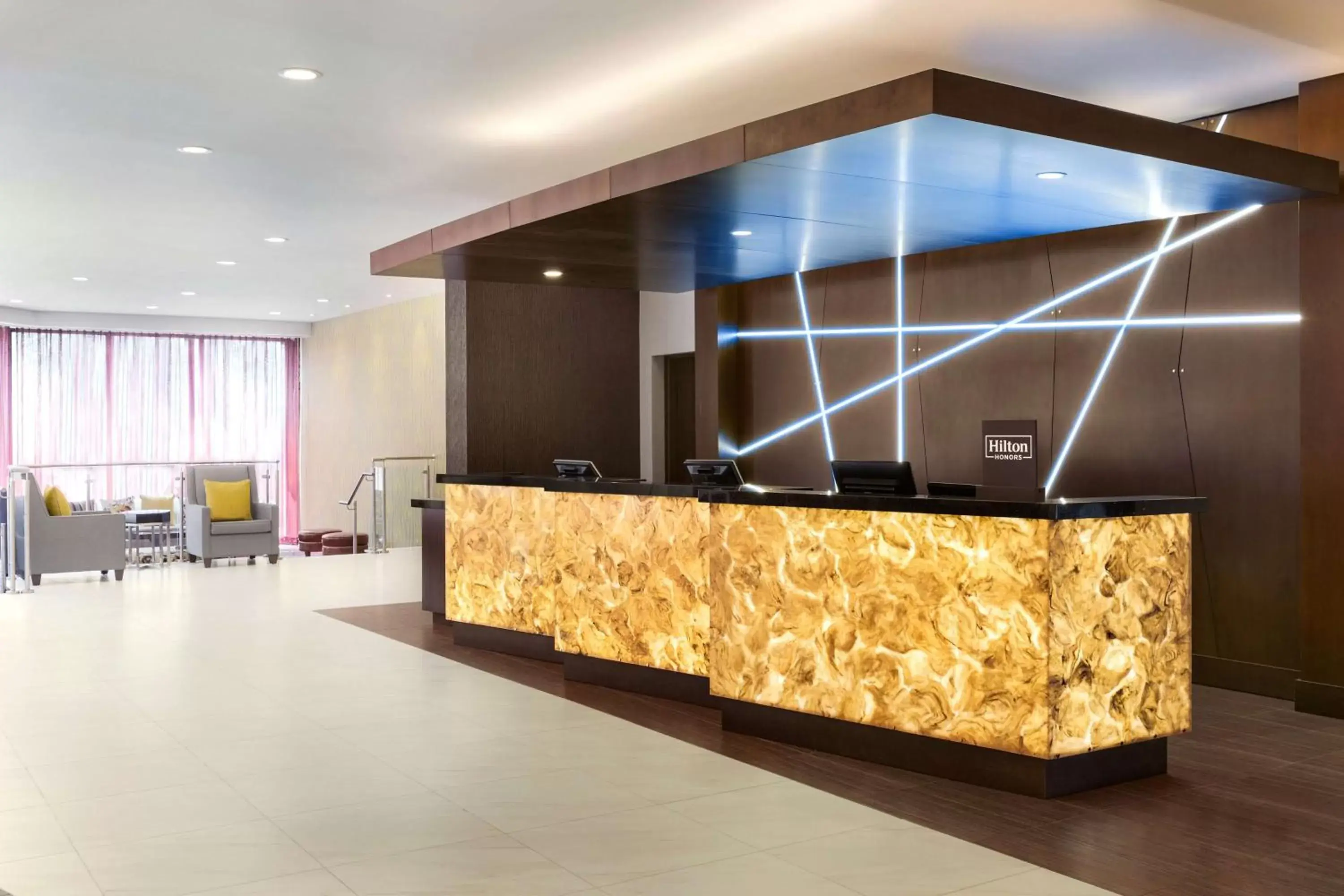 Lobby or reception, Lobby/Reception in DoubleTree by Hilton Hotel Toronto Airport West