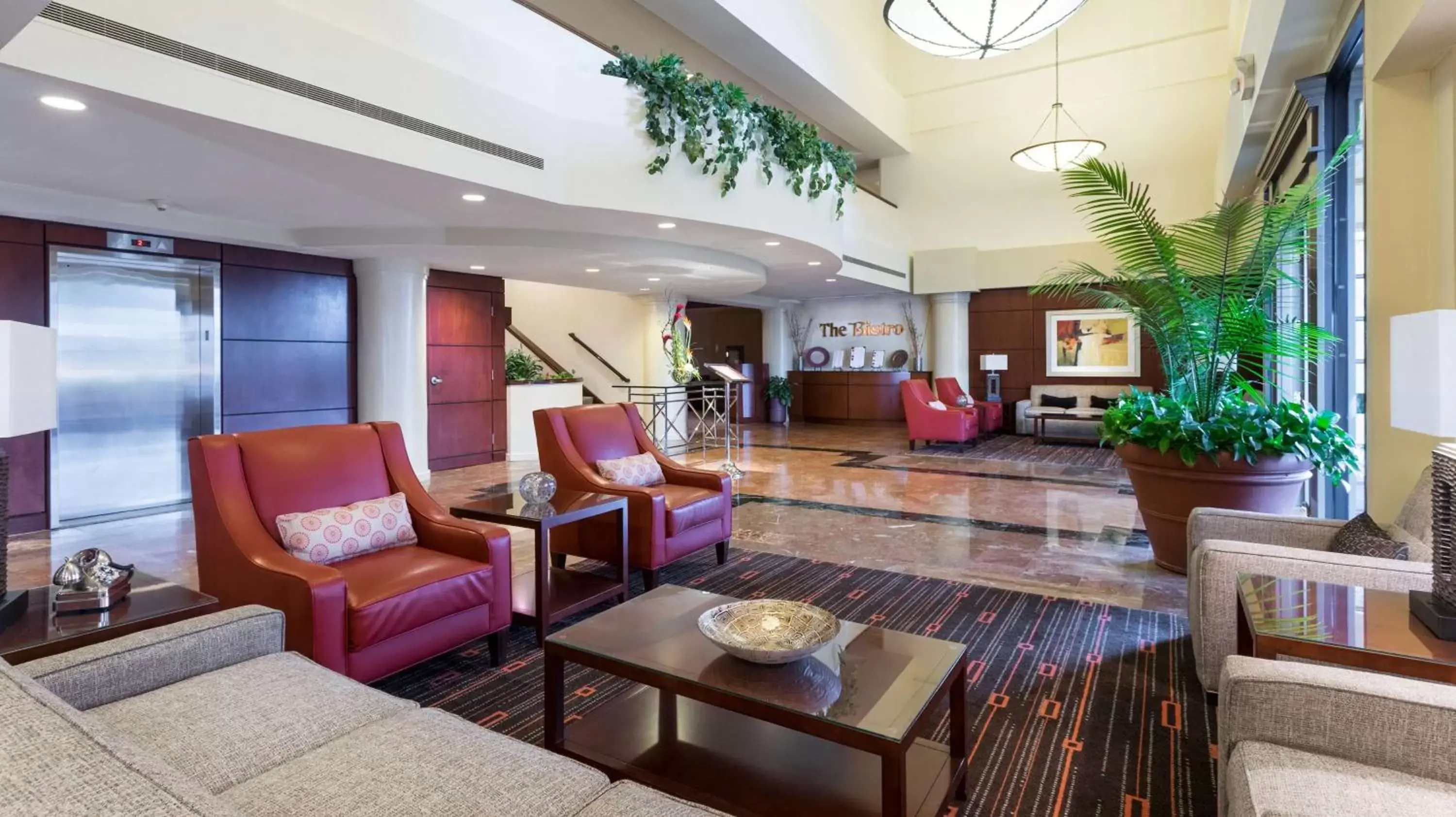 Lobby or reception, Lobby/Reception in DoubleTree Suites by Hilton Hotel Cincinnati - Blue Ash