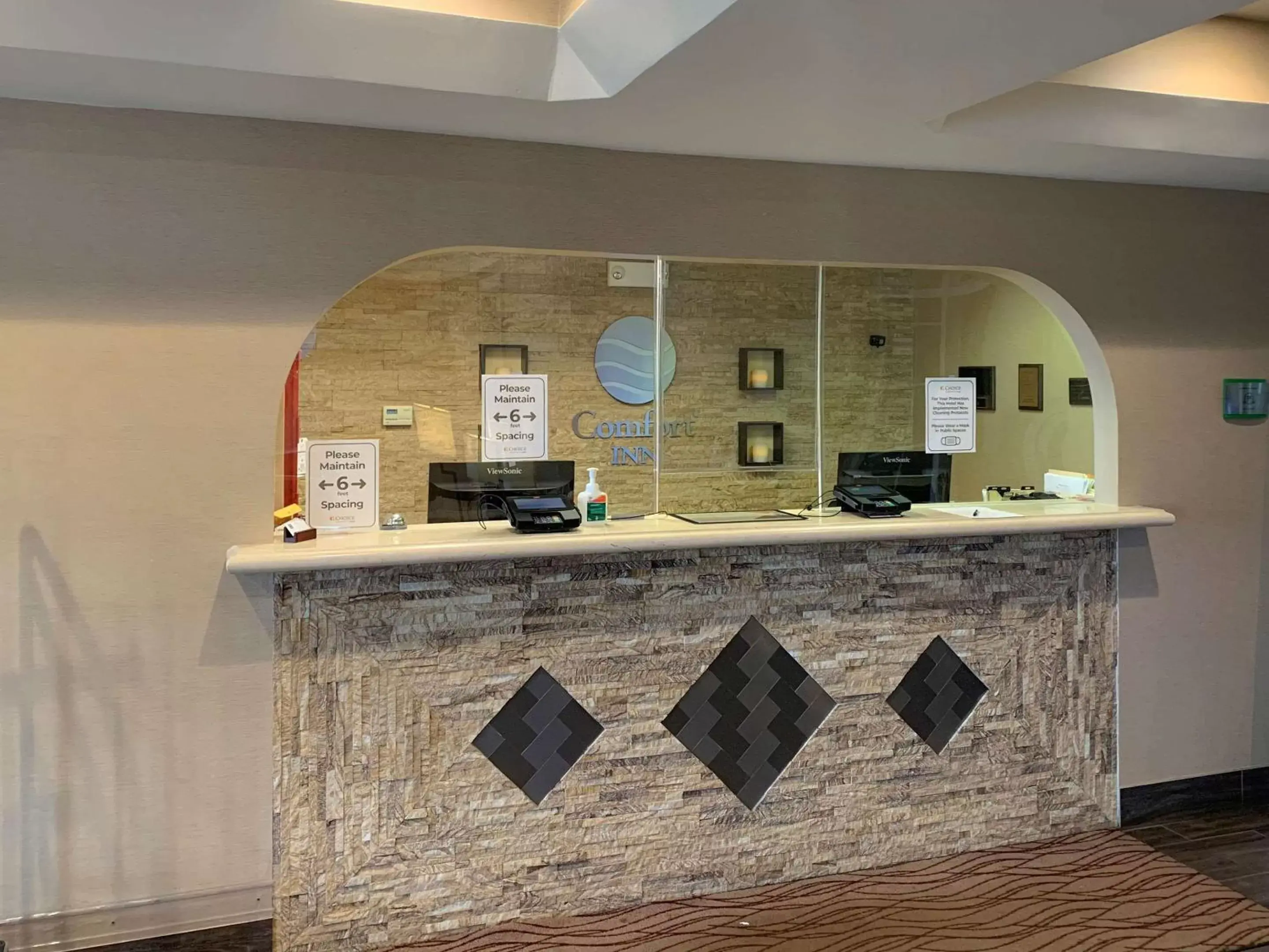 Lobby or reception, Lobby/Reception in Comfort Inn Crystal Lake - Algonquin