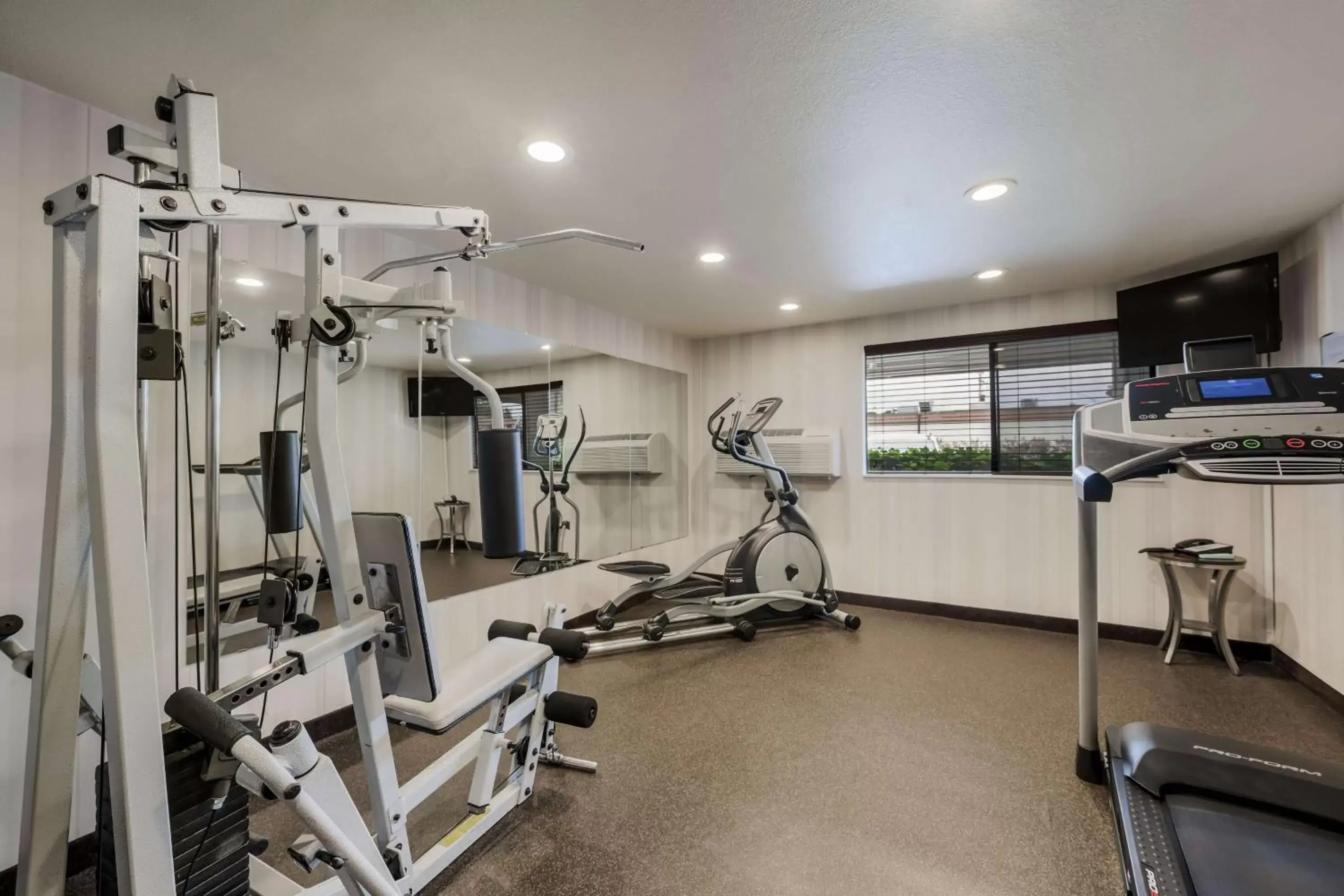 Spa and wellness centre/facilities, Fitness Center/Facilities in Best Western Alderwood