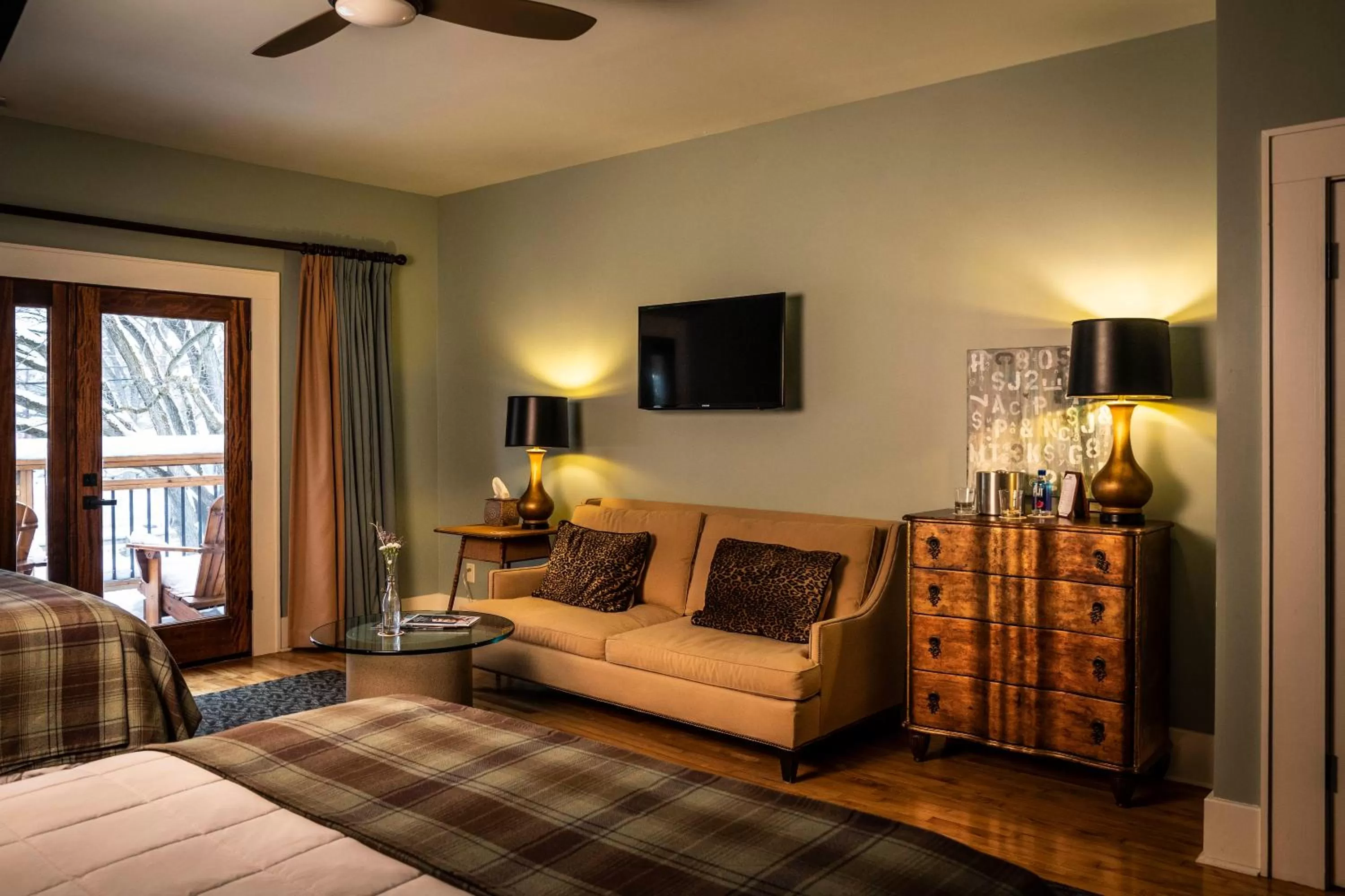 TV and multimedia, Bed in Hotel Broad Ripple