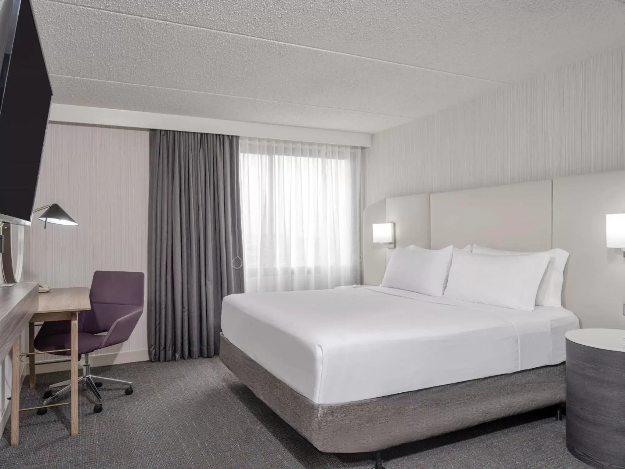 Photo of the whole room, Bed in Crowne Plaza Indianapolis-Airport, an IHG Hotel