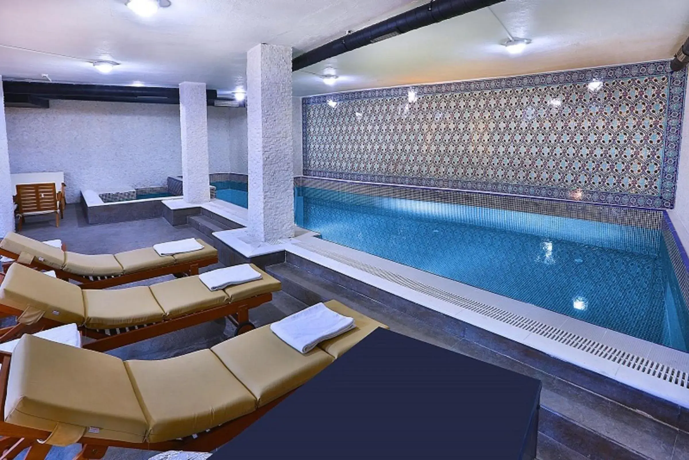 Swimming Pool in White Monarch Hotel