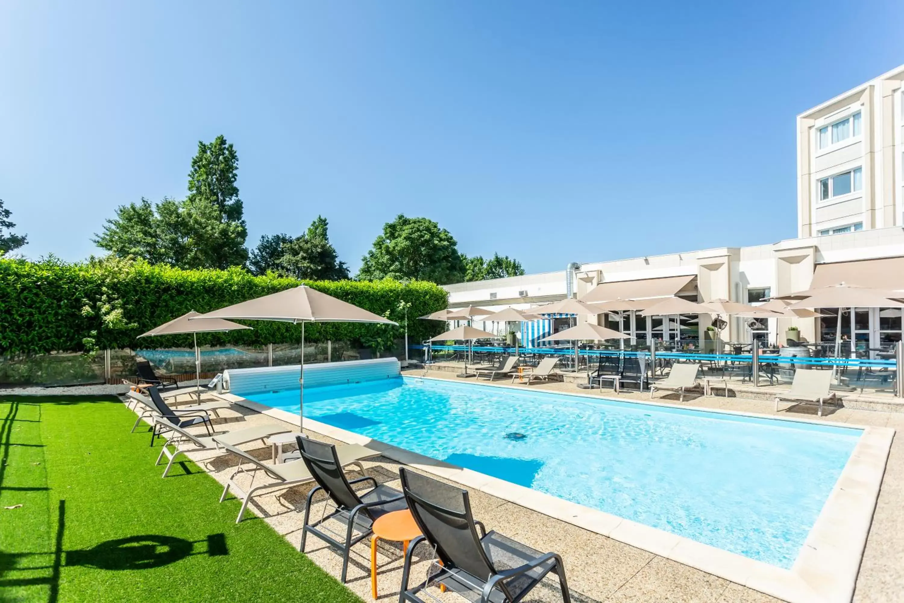 Swimming Pool in Novotel Bourges