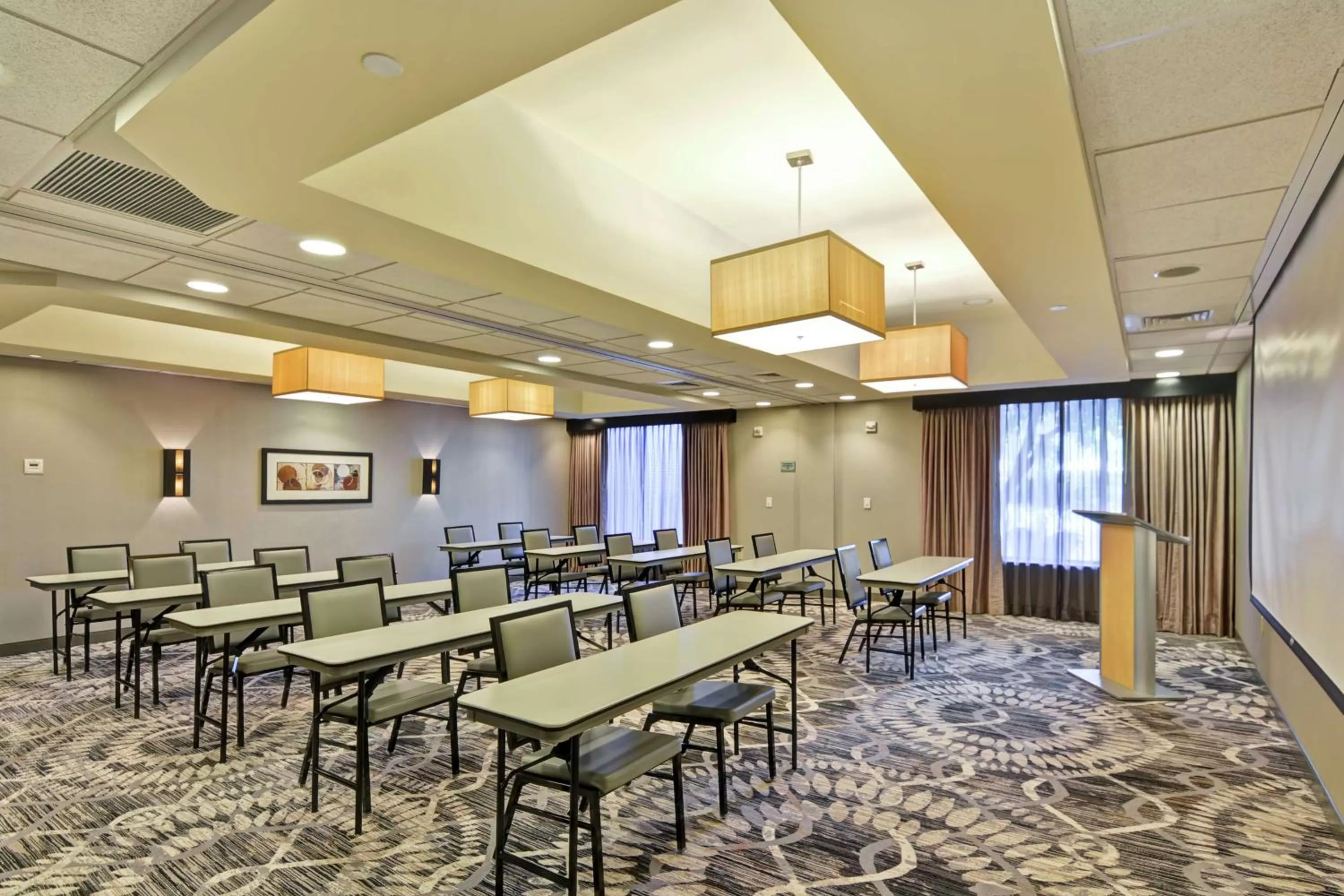 Meeting/conference room in DoubleTree by Hilton Hotel Baton Rouge