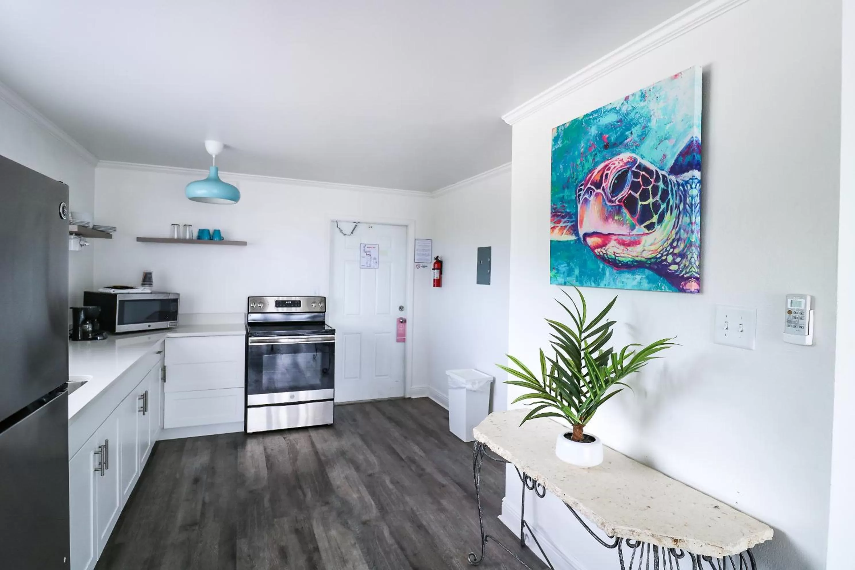 Kitchen or kitchenette in Drop Anchor Resort & Marina