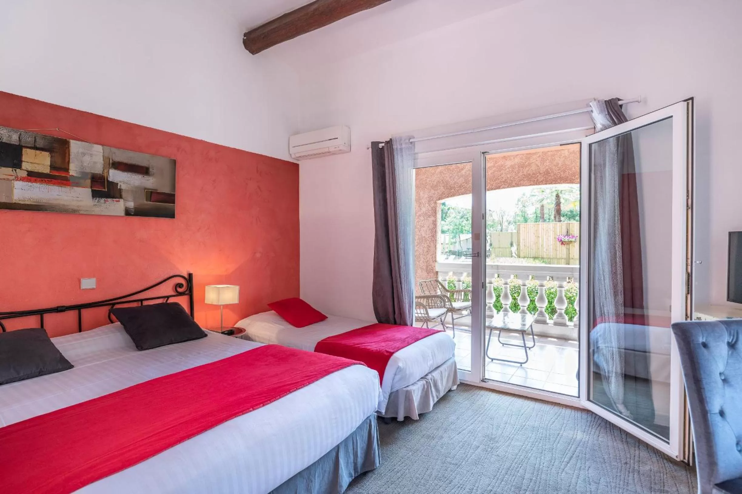 Bed in Les Bastides Saint Paul