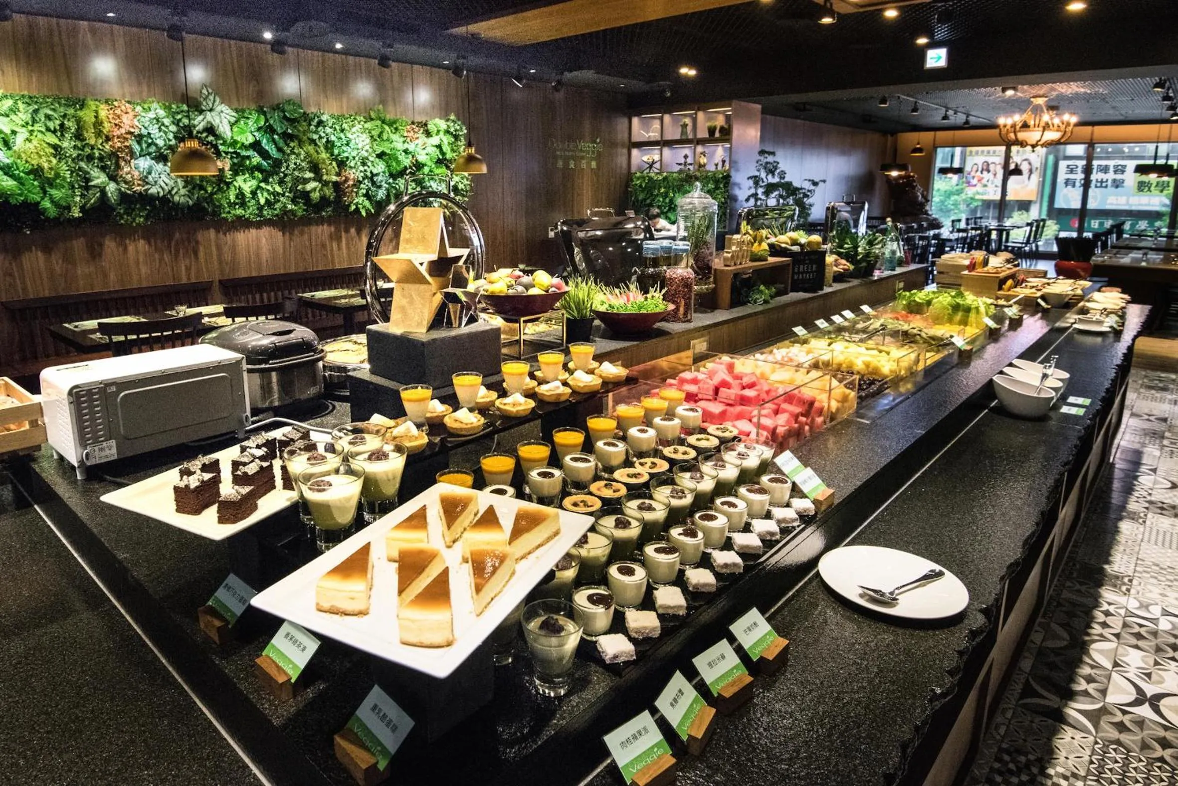 Food and drinks in Just Sleep Kaohsiung Station