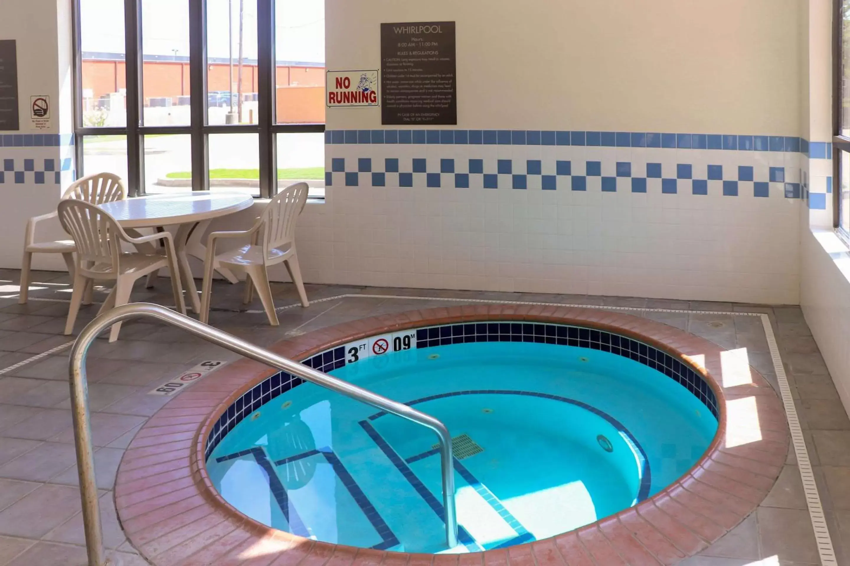 On site, Swimming Pool in Comfort Inn & Suites Sikeston I-55