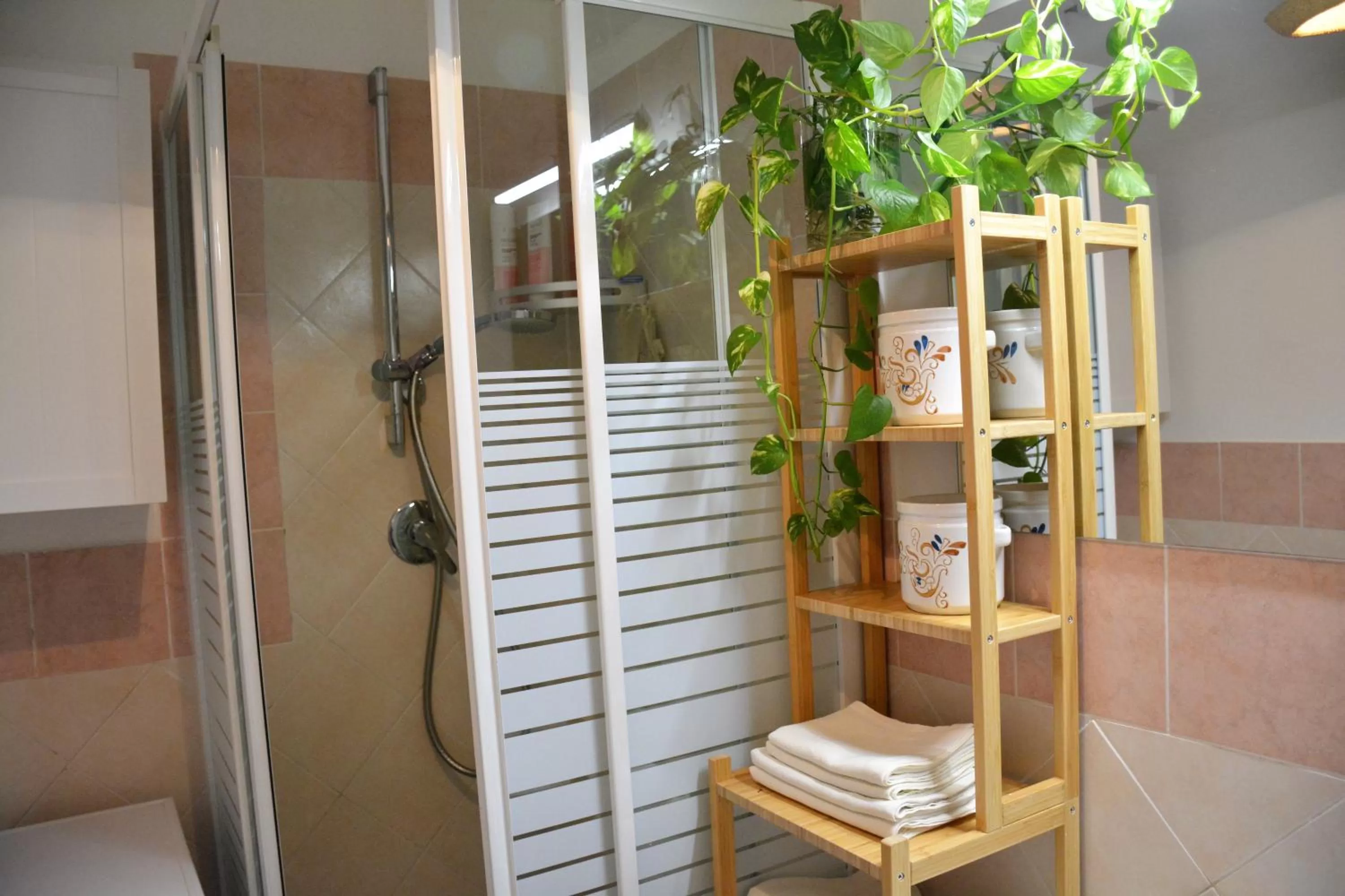 Shower, Bathroom in B&B Fashion style