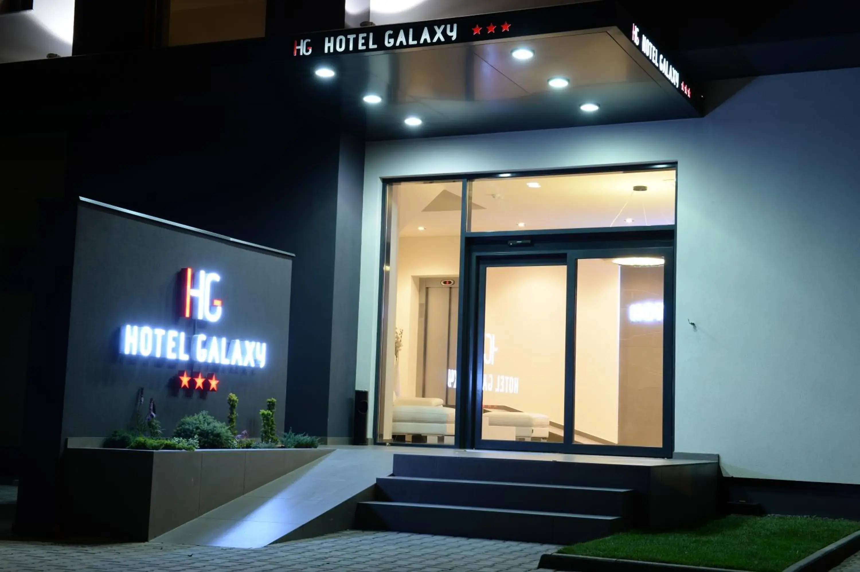 Facade/entrance in Hotel Galaxy