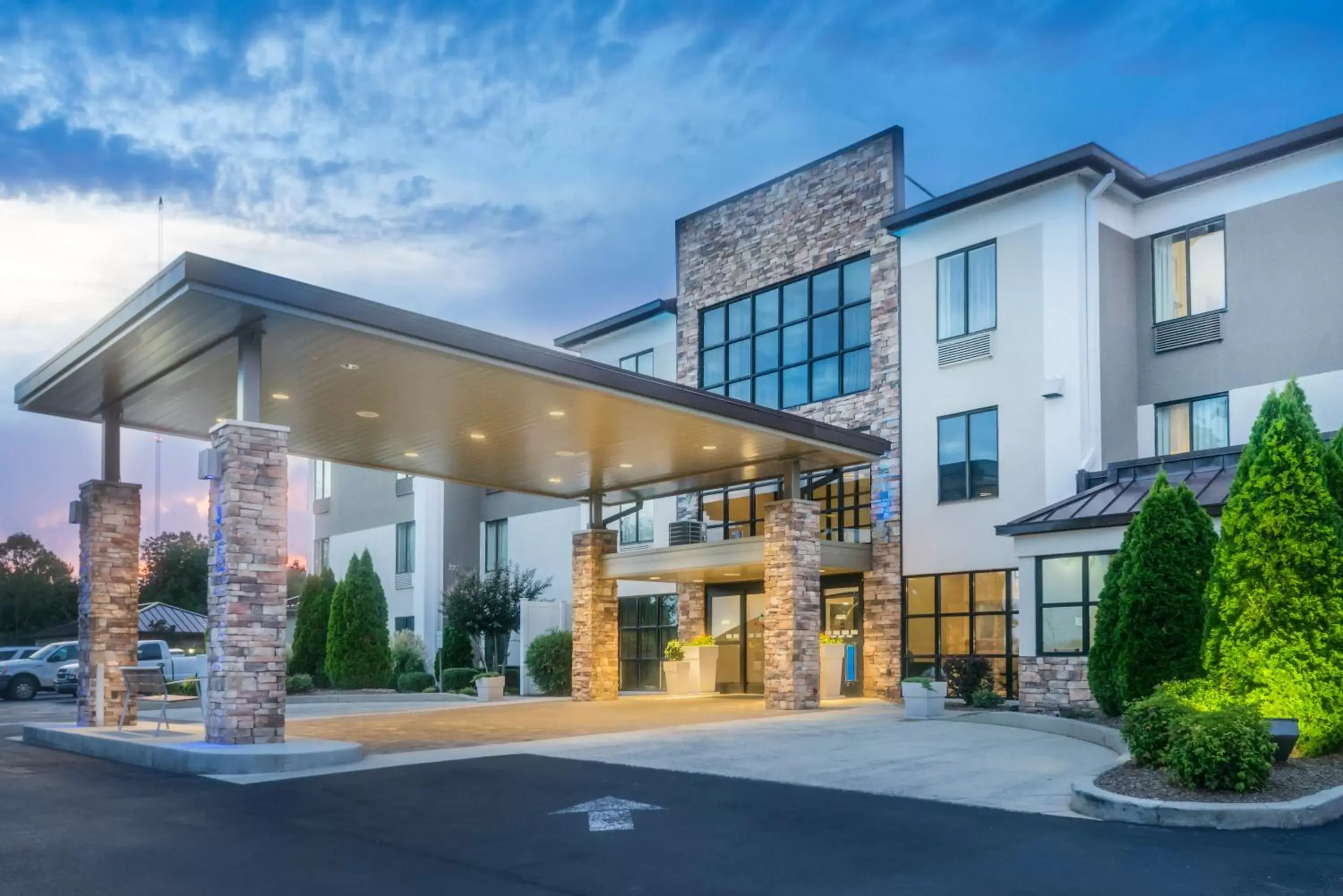 Property Building in Holiday Inn Express Hotel & Suites Fort Payne, an IHG Hotel
