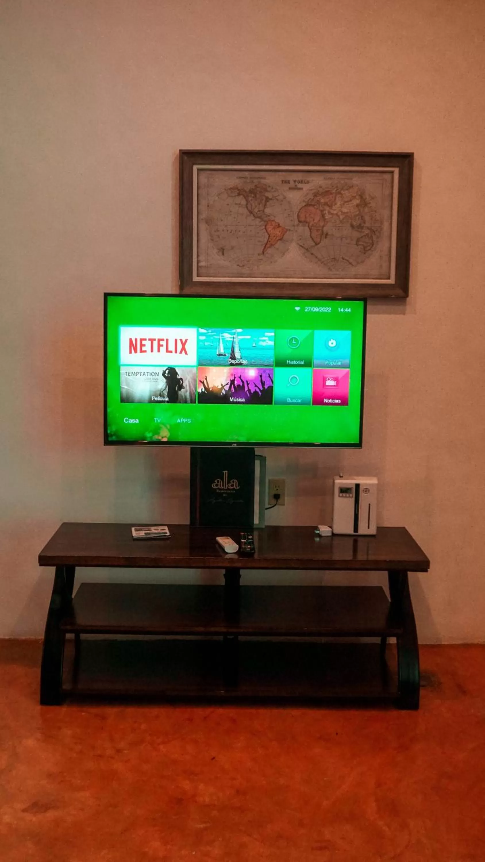 Communal lounge/ TV room in Apartamentos "Ala Residencias"