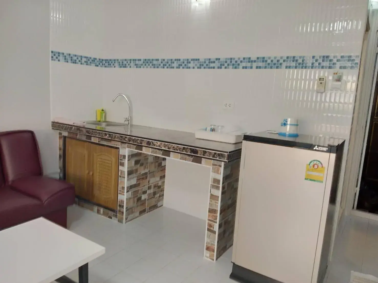 Kitchen or kitchenette, Bathroom in Muangthongthani Rental/Khun Dan