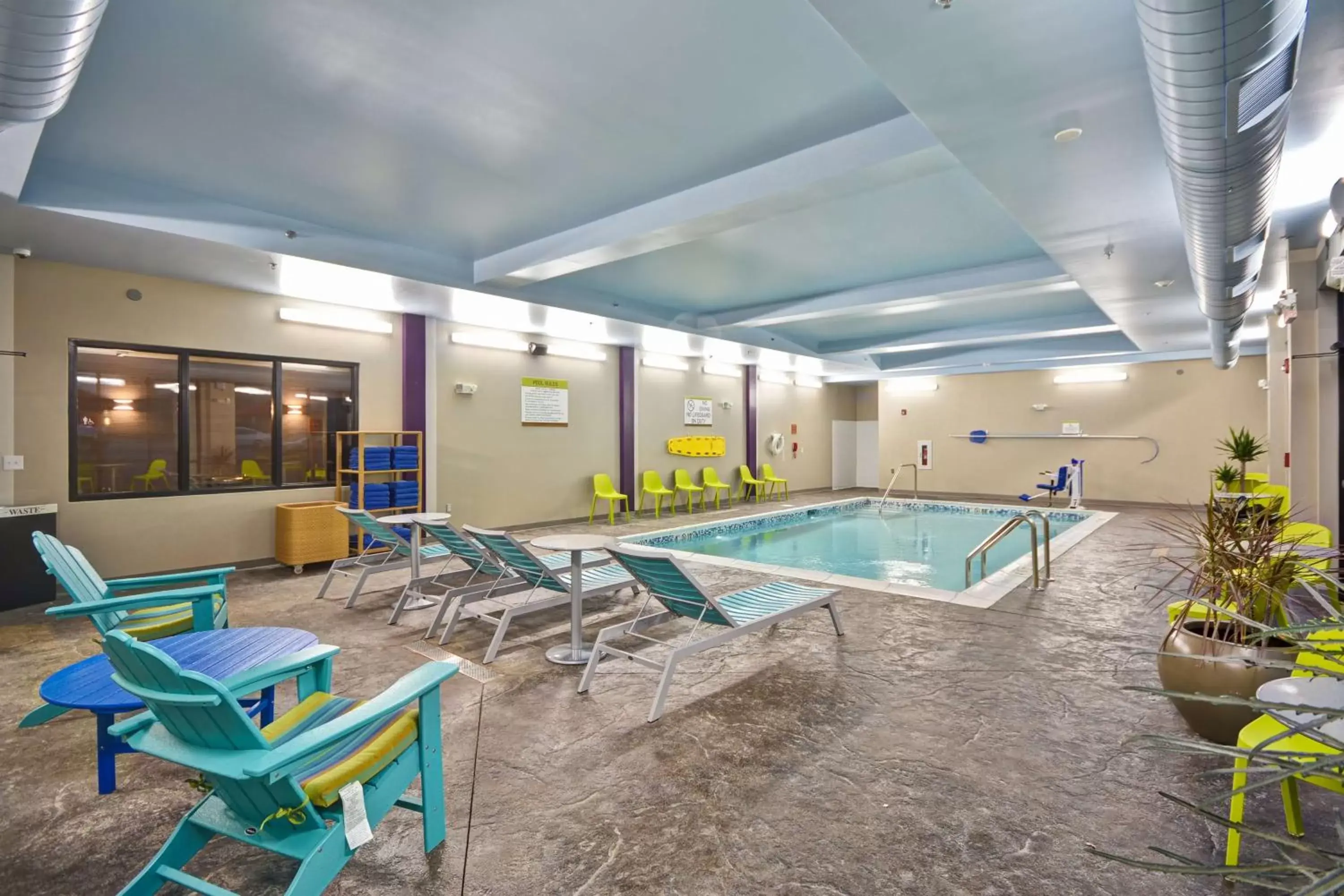 Pool view, Swimming Pool in Home2 Suites By Hilton Columbus Airport East Broad