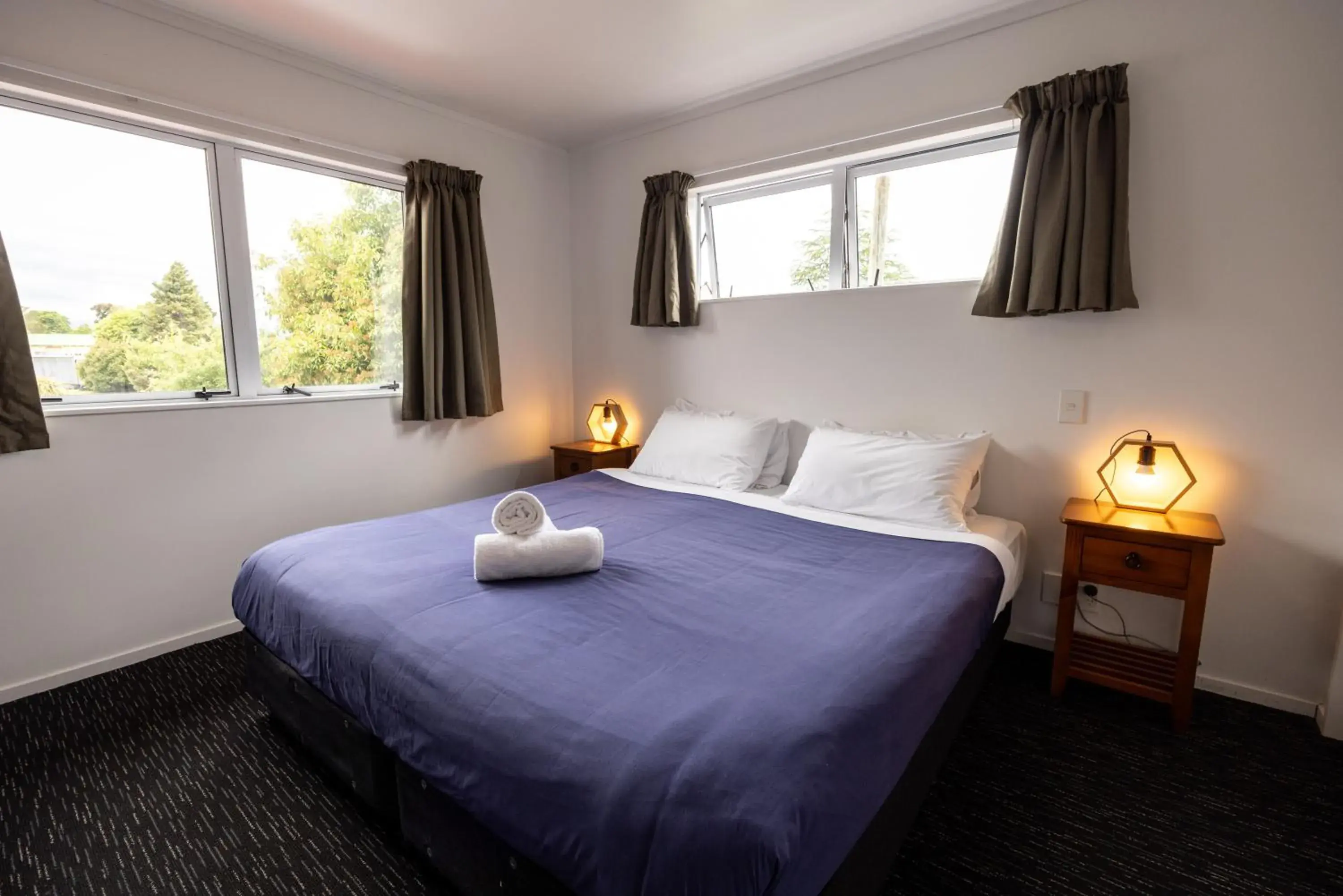 Bed in Haka Lodge Taupo