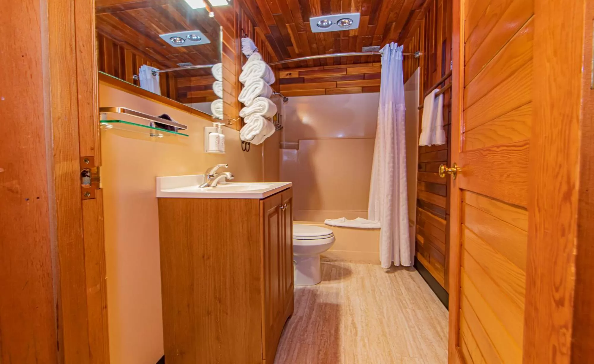 Bathroom in Cooper Spur Mountain Resort