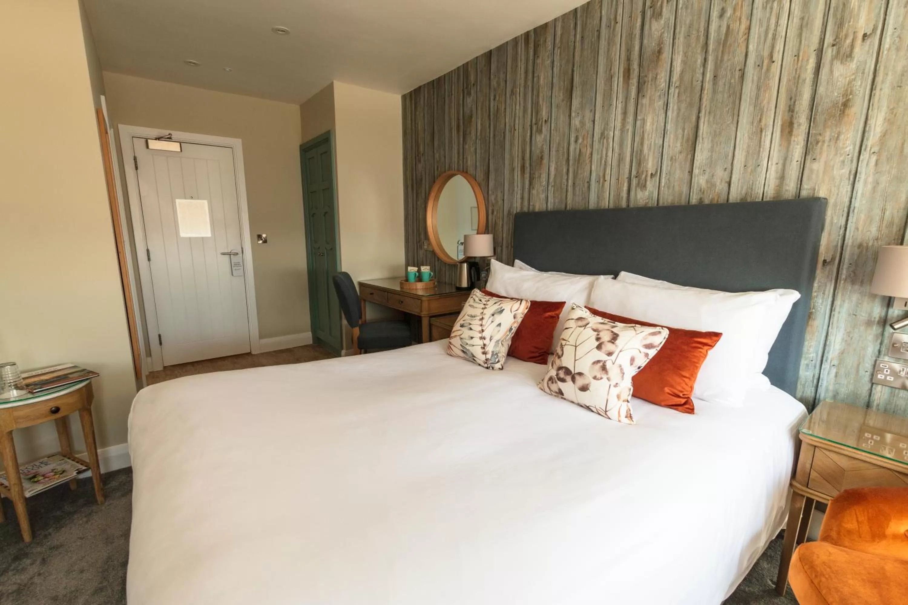 Photo of the whole room, Bed in The Brudenell